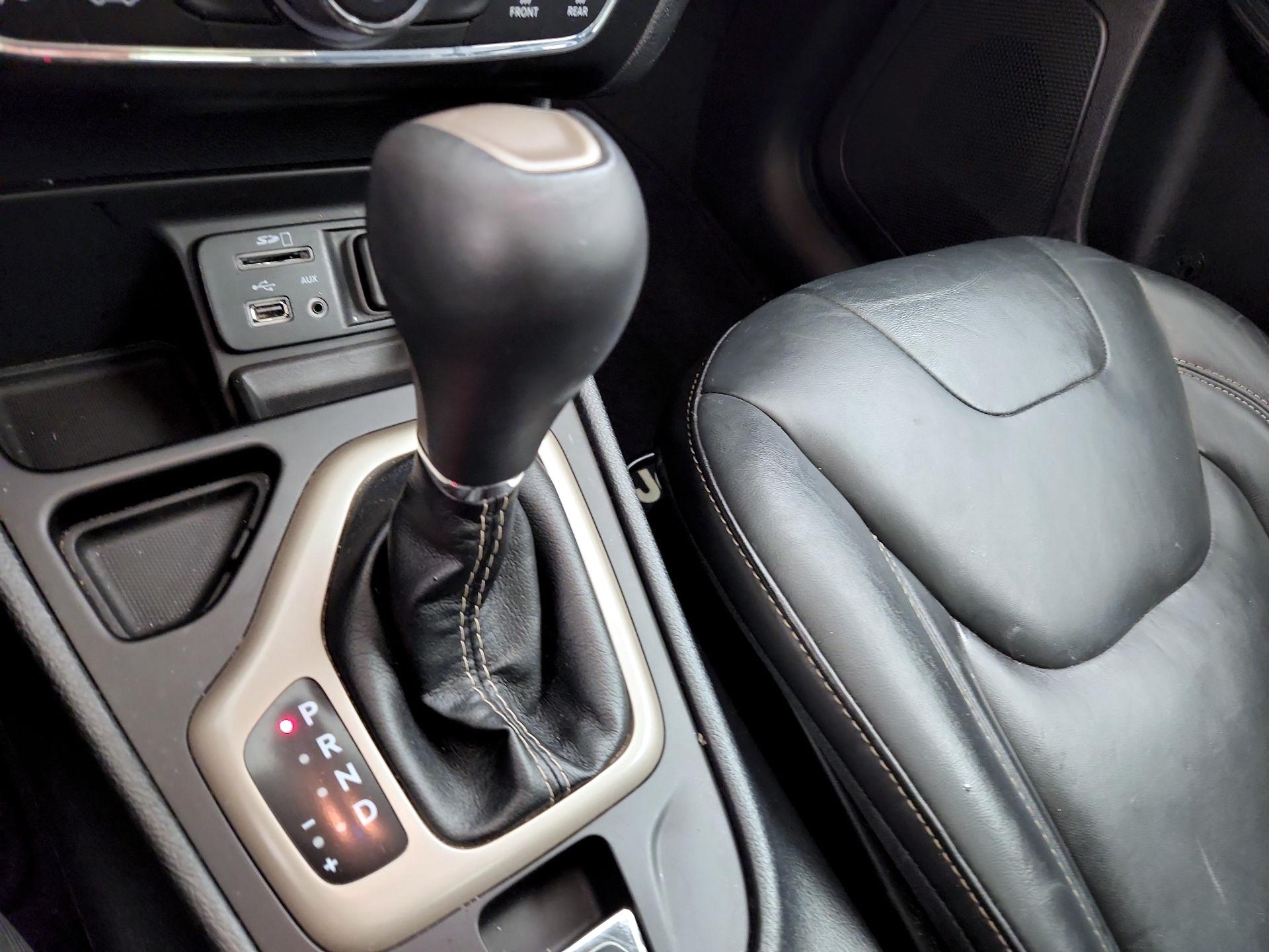 Thumbnail: 2016 Jeep Cherokee - 18