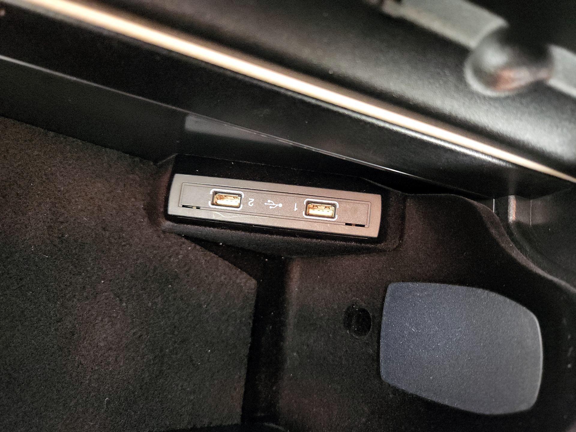 Thumbnail: 2016 Mercedes-Benz E-Class - 18