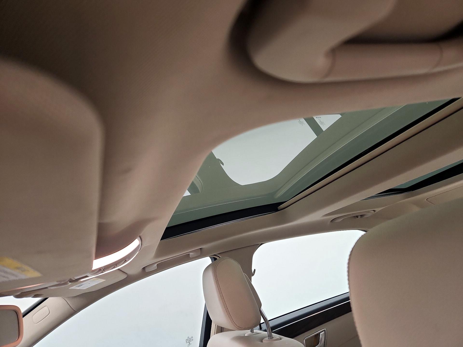 Thumbnail: 2016 Mercedes-Benz E-Class - 20