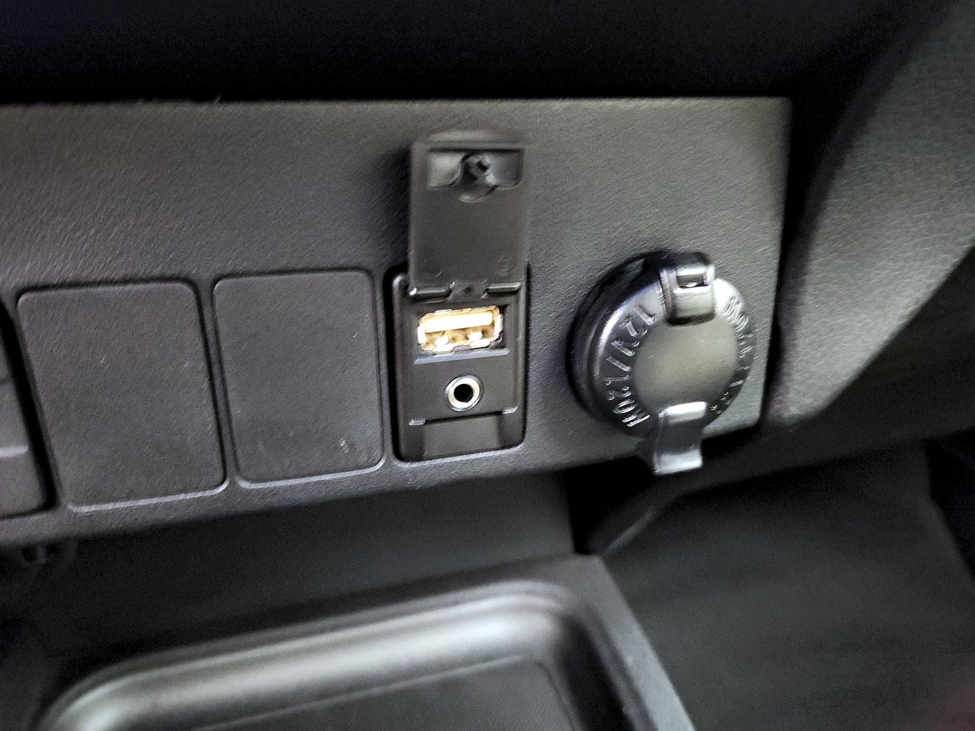 Thumbnail: 2018 Toyota RAV4 - 18