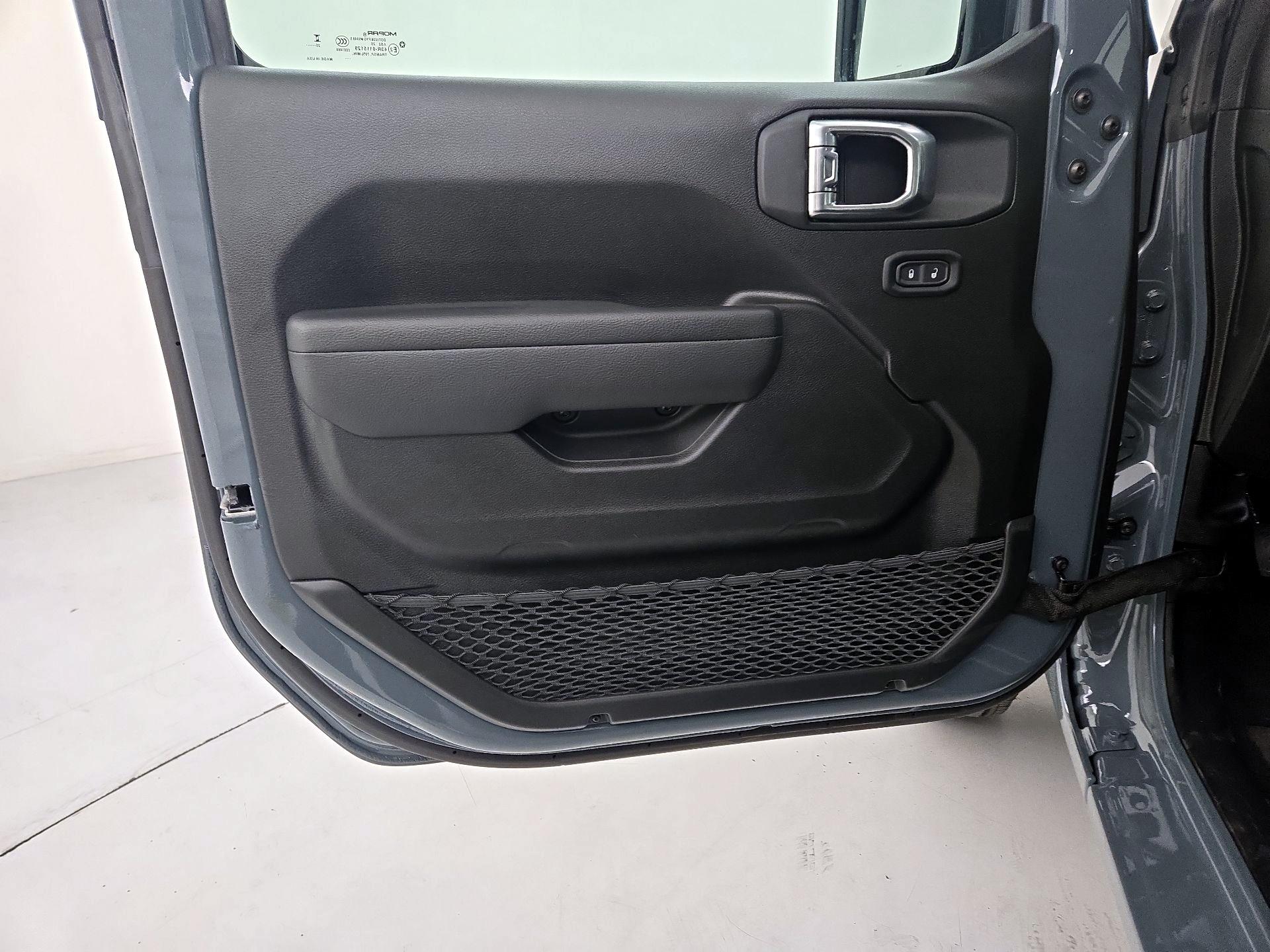 Thumbnail: 2025 Jeep Wrangler - 10