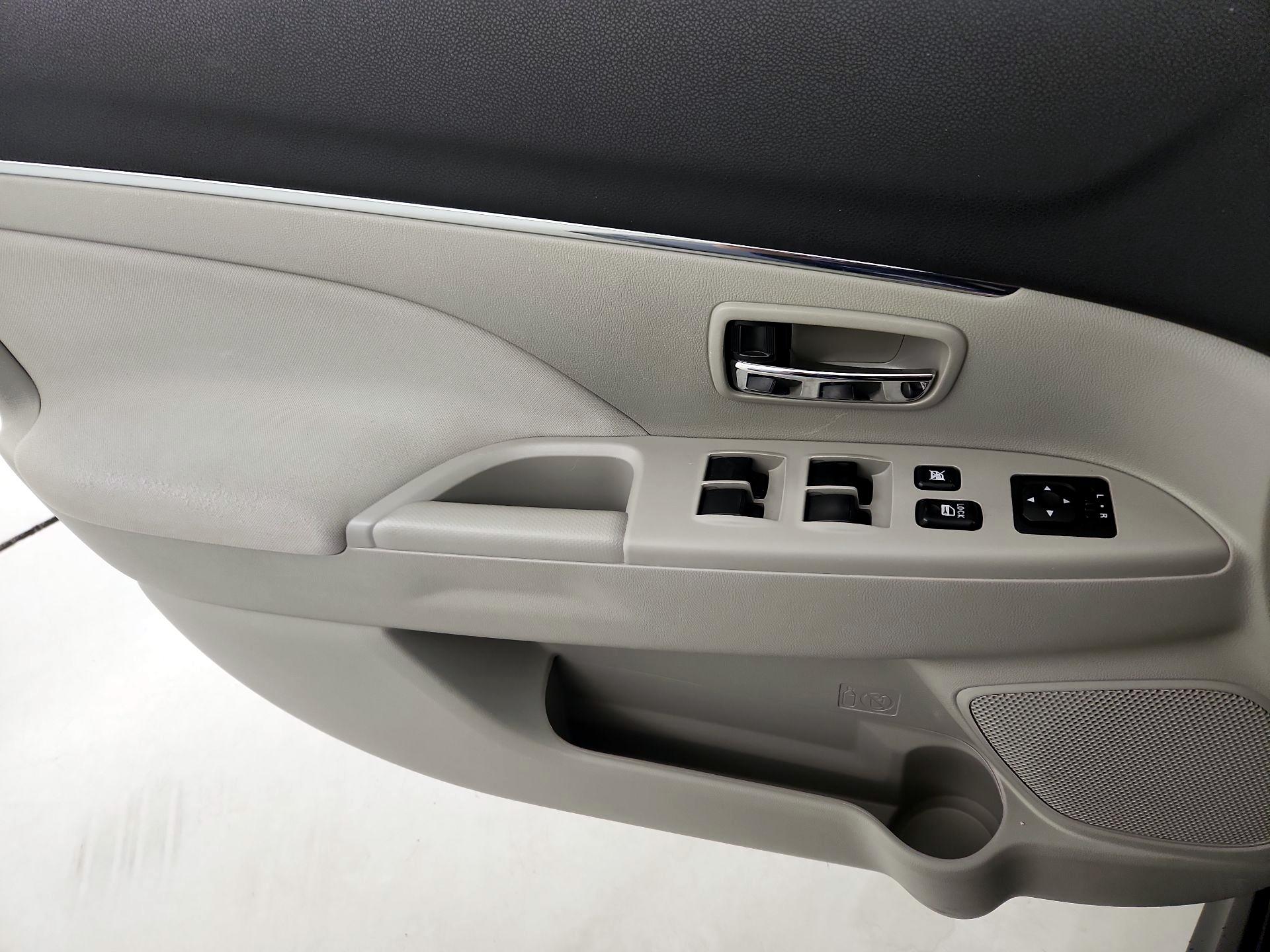 Thumbnail: 2017 Mitsubishi Outlander Sport - 12