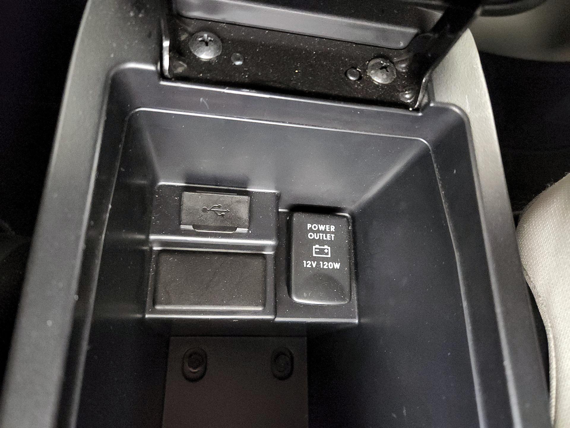 Thumbnail: 2017 Mitsubishi Outlander Sport - 17