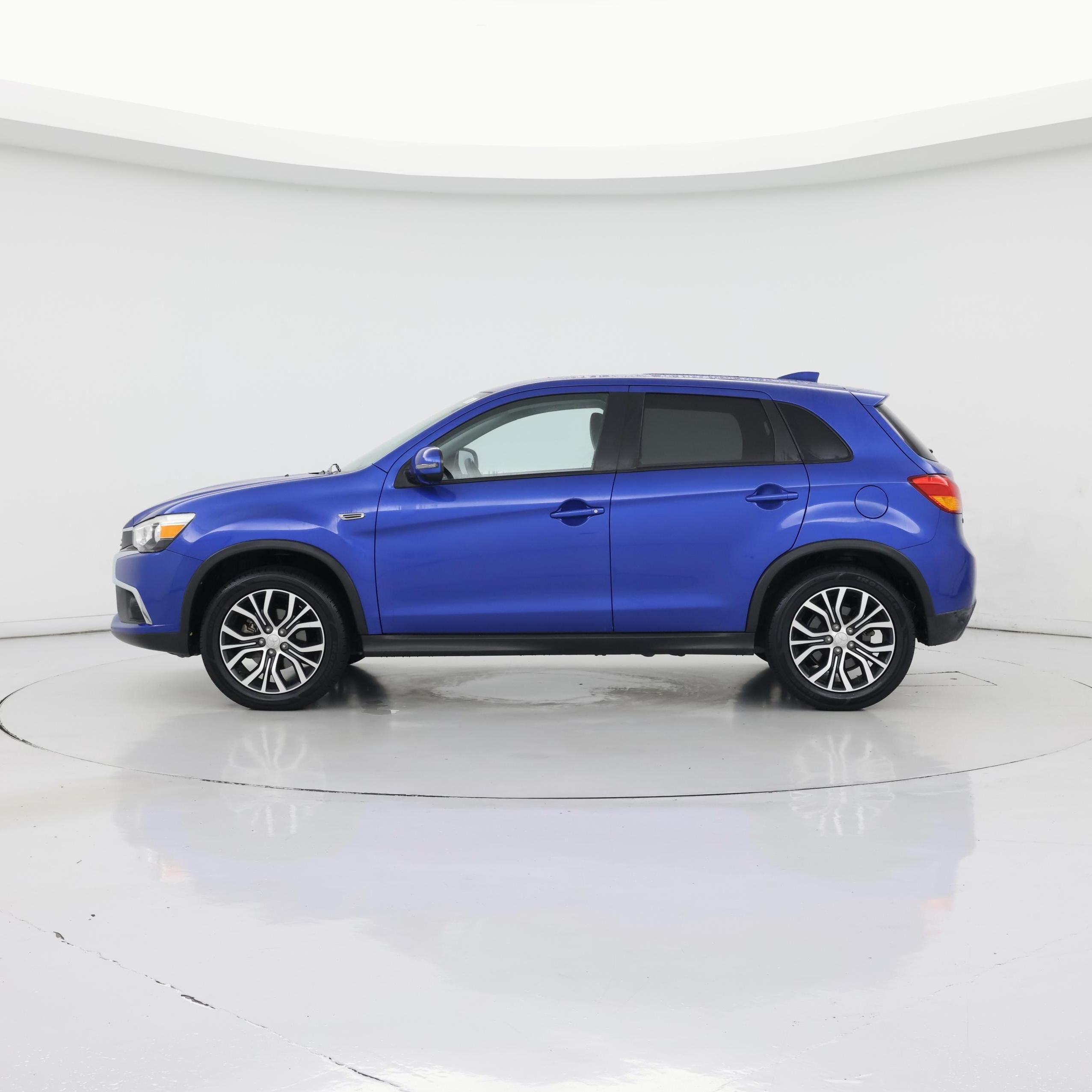 Thumbnail: 2017 Mitsubishi Outlander Sport - 3