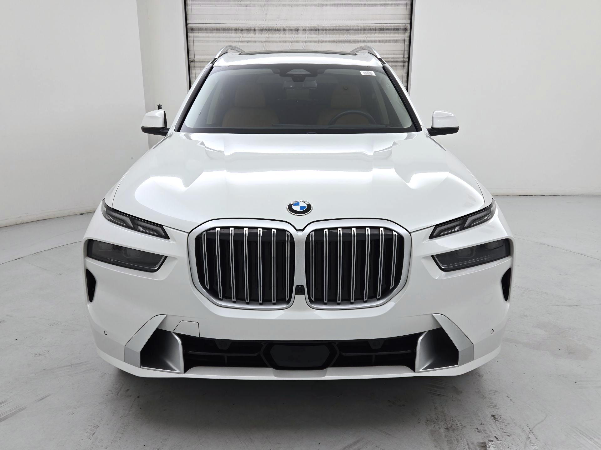 Thumbnail: 2023 BMW X7 - 2