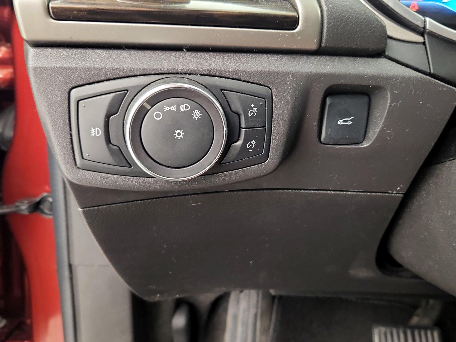 Thumbnail: 2014 Ford Fusion - 13