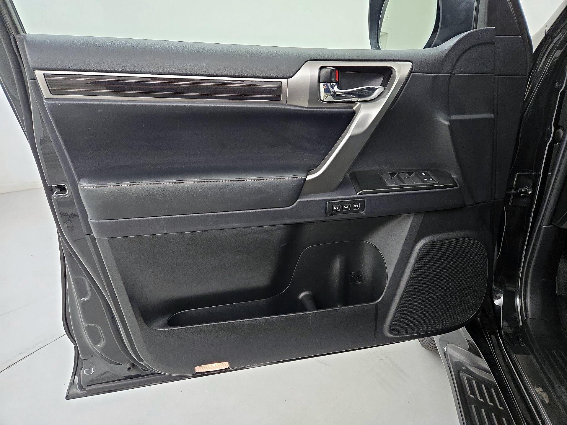 Thumbnail: 2022 Lexus GX - 12