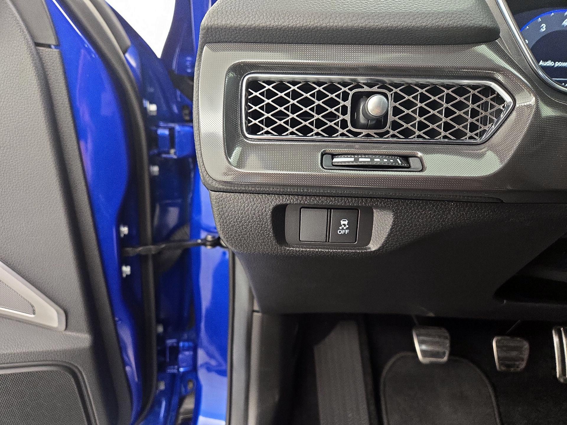 Thumbnail: 2025 Acura Integra - 11