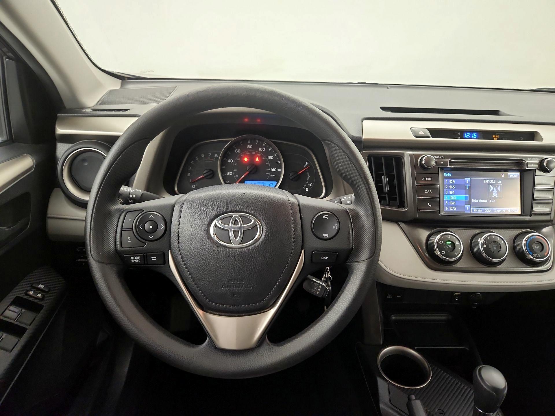 Thumbnail: 2014 Toyota RAV4 - 10