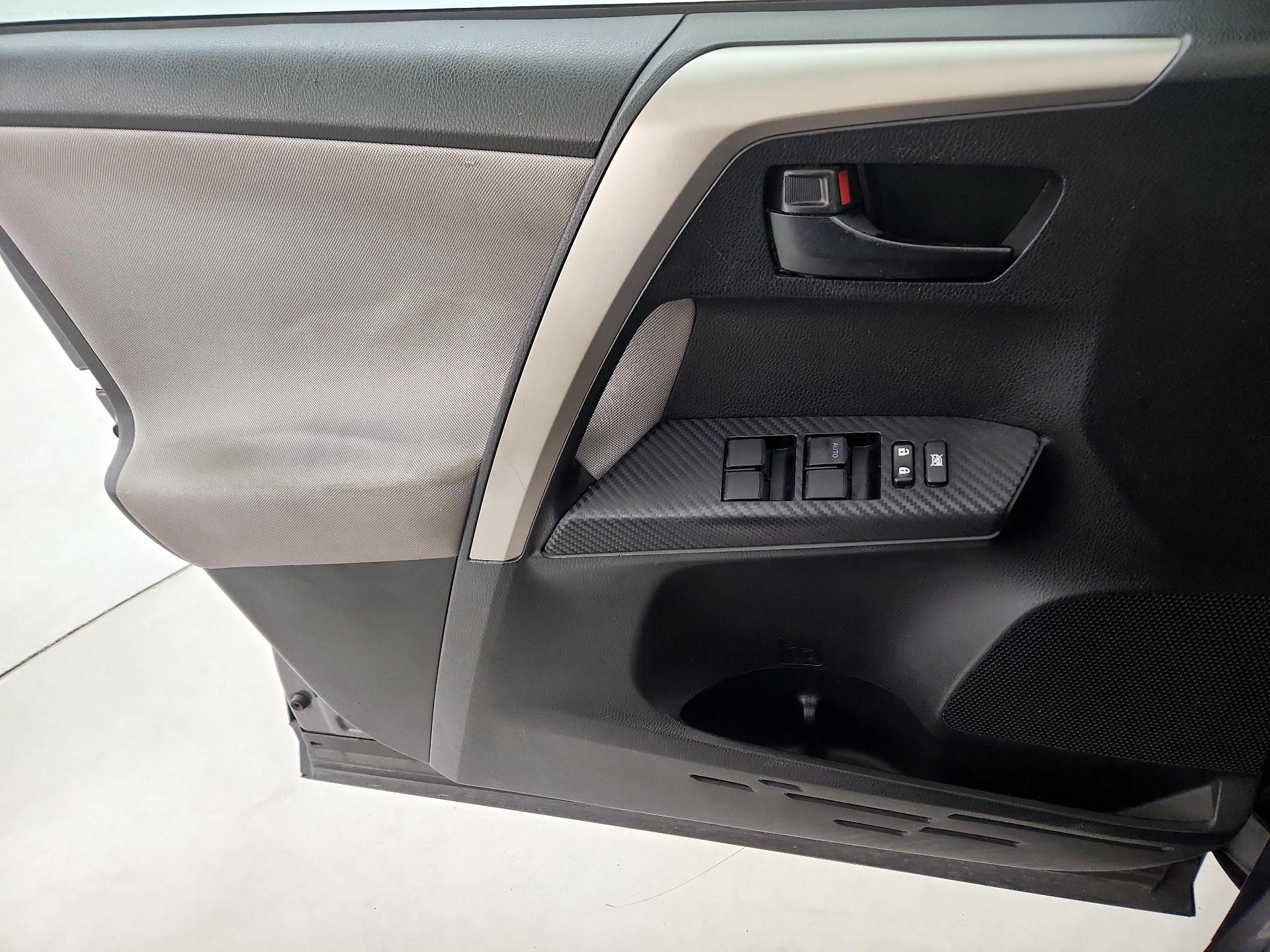 Thumbnail: 2014 Toyota RAV4 - 12