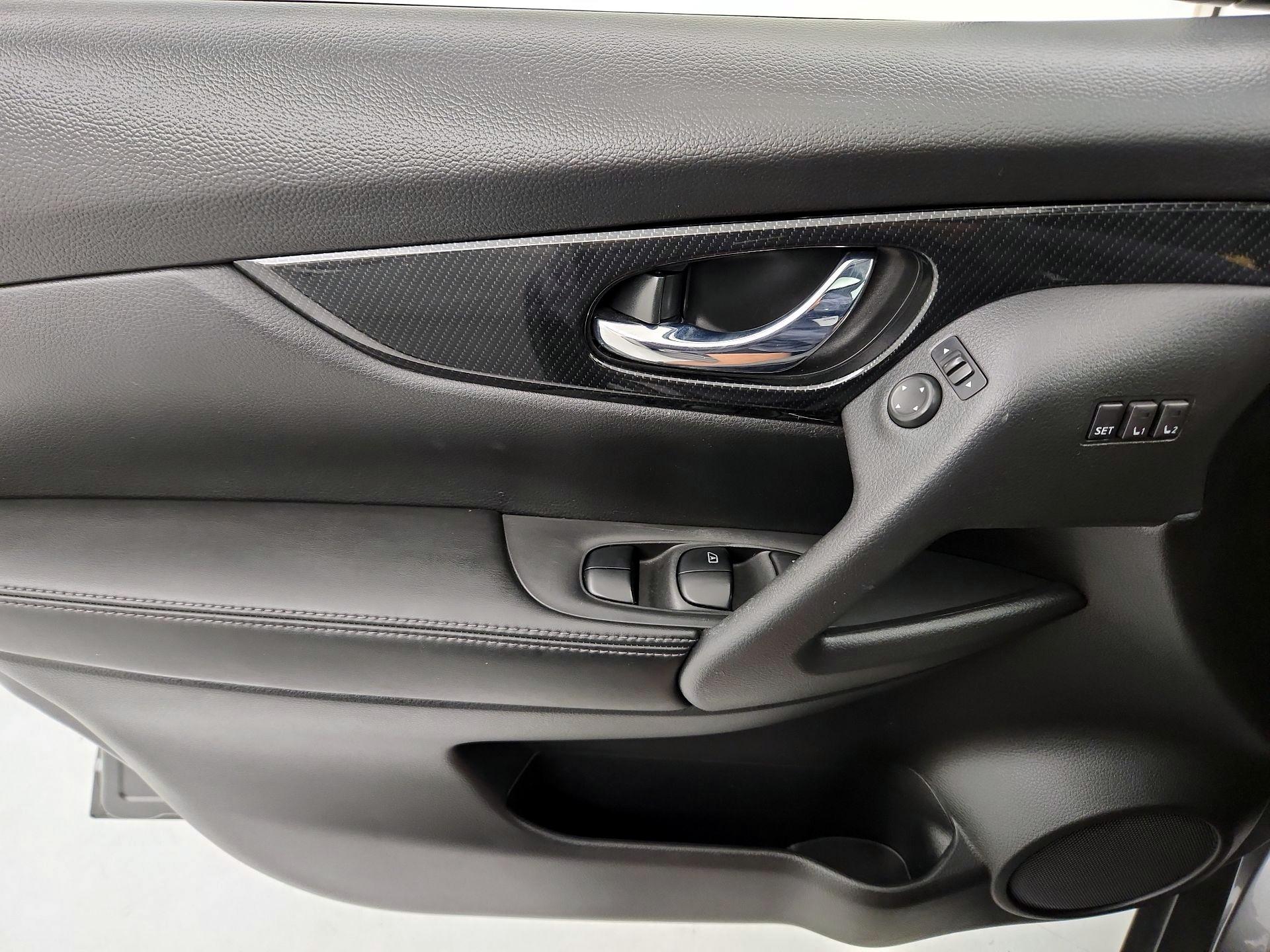 Thumbnail: 2018 Nissan Rogue - 12