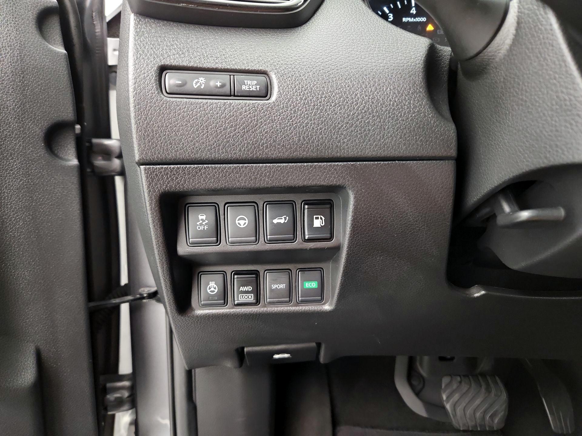 Thumbnail: 2018 Nissan Rogue - 13