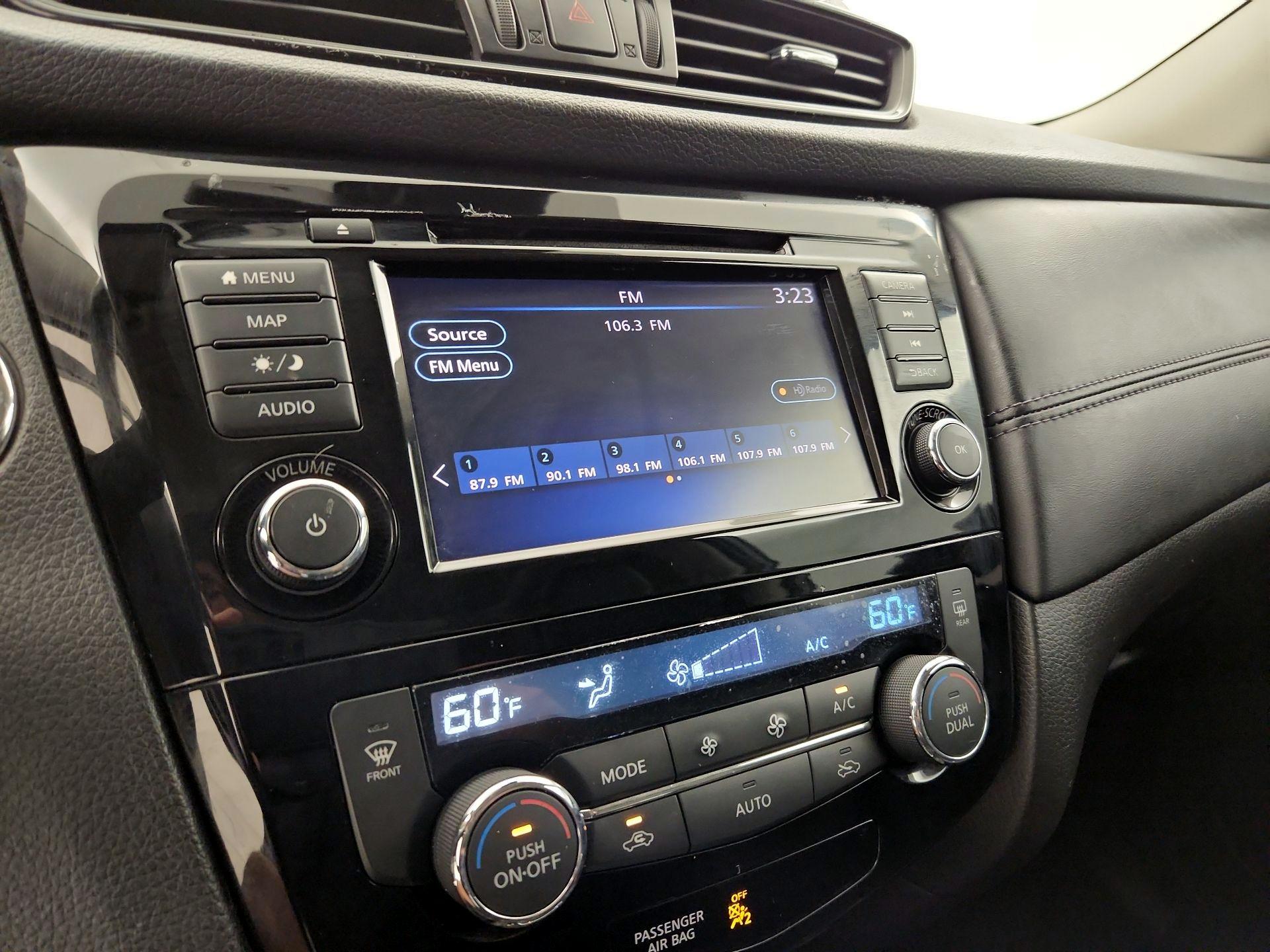 Thumbnail: 2018 Nissan Rogue - 16