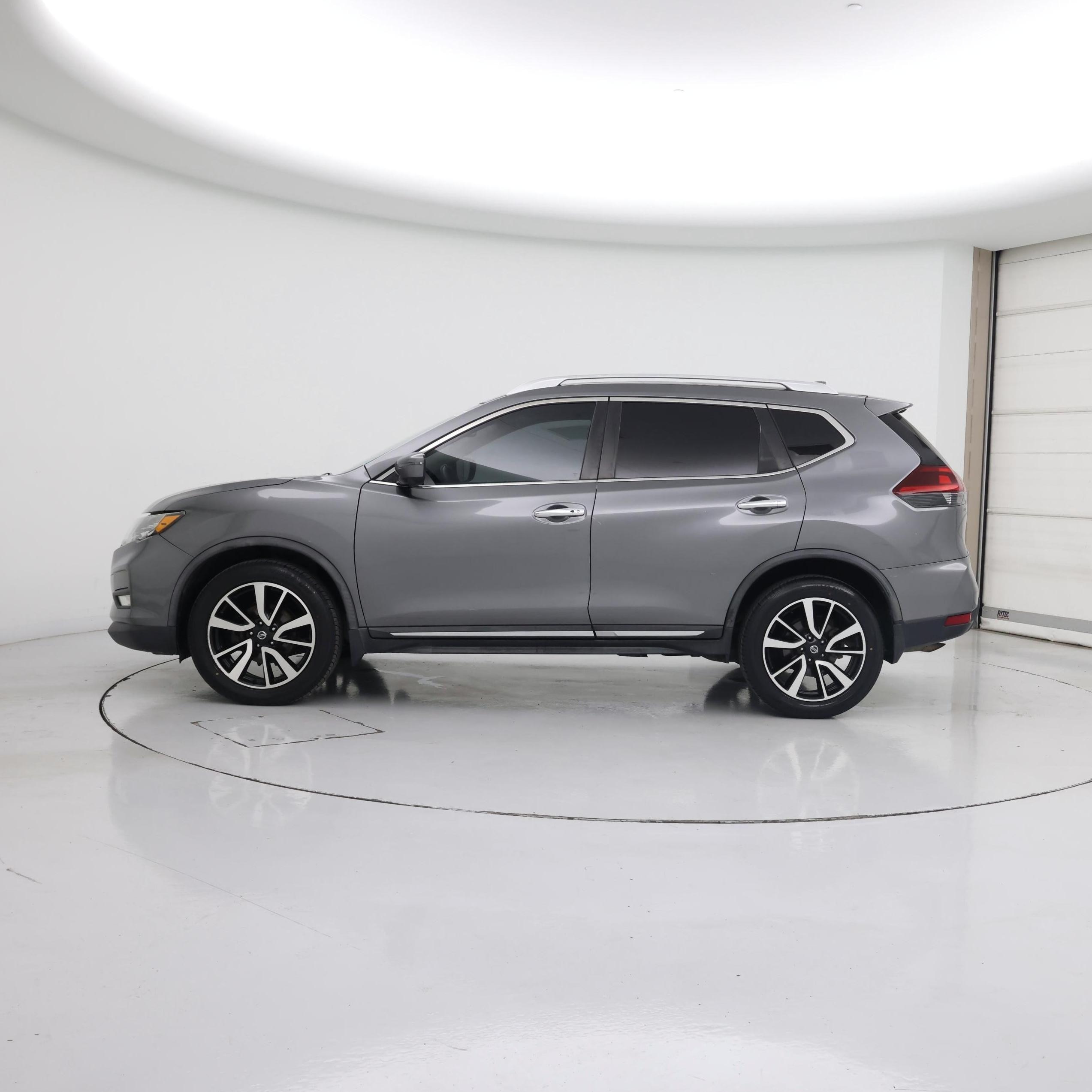 Thumbnail: 2018 Nissan Rogue - 3