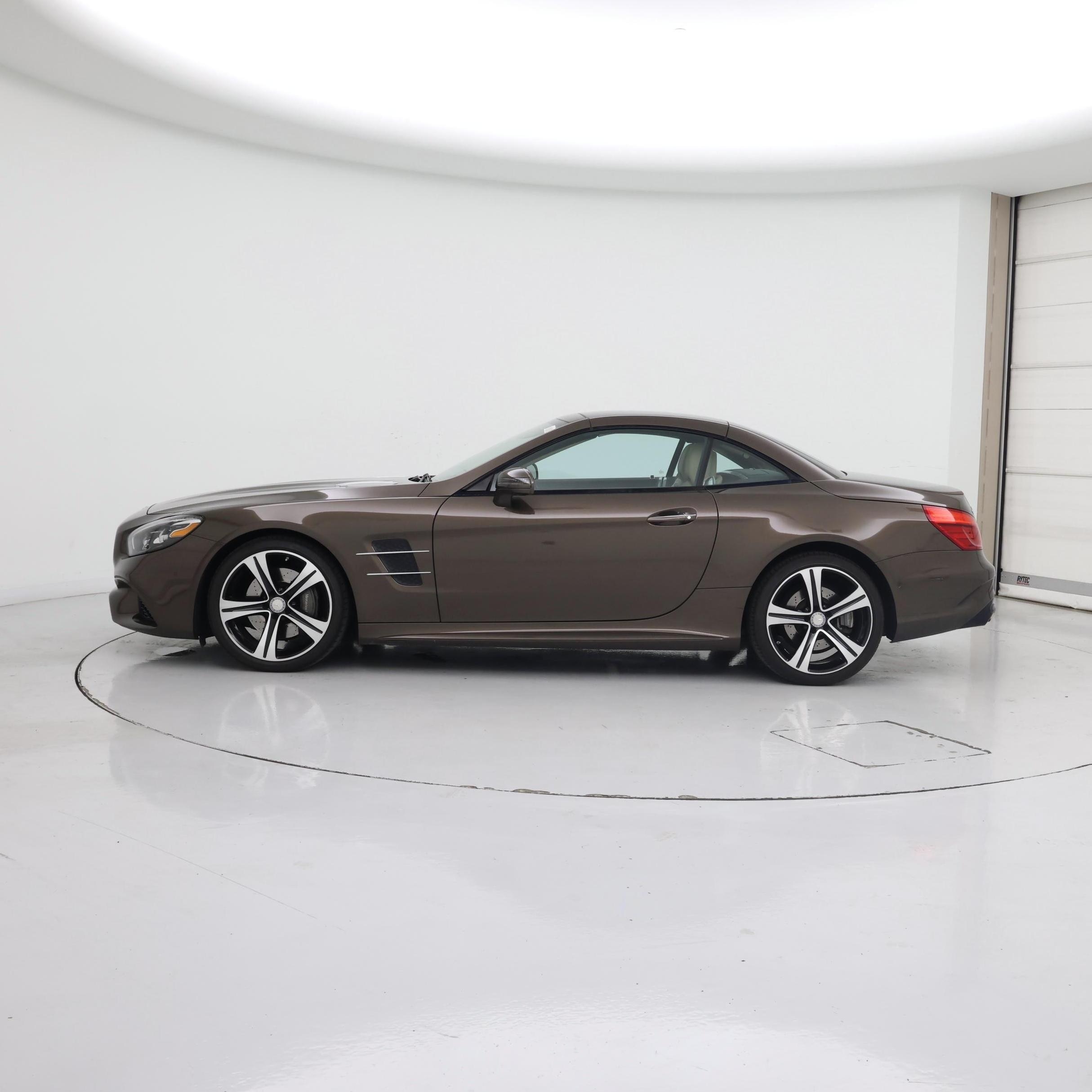 Thumbnail: 2017 Mercedes-Benz SL-Class - 3