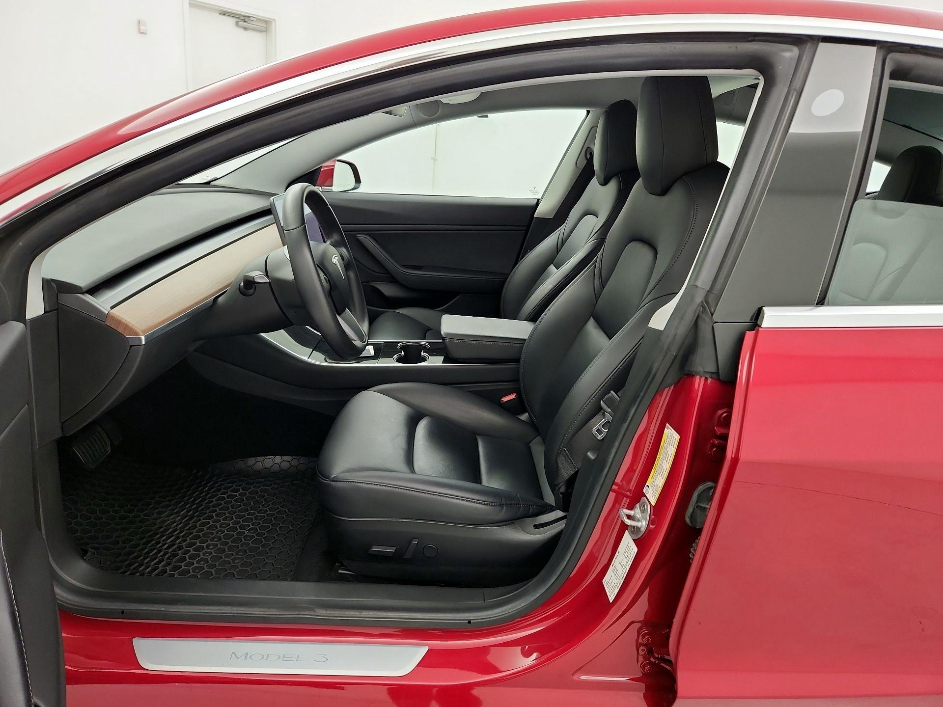 Thumbnail: 2019 Tesla Model 3 - 11