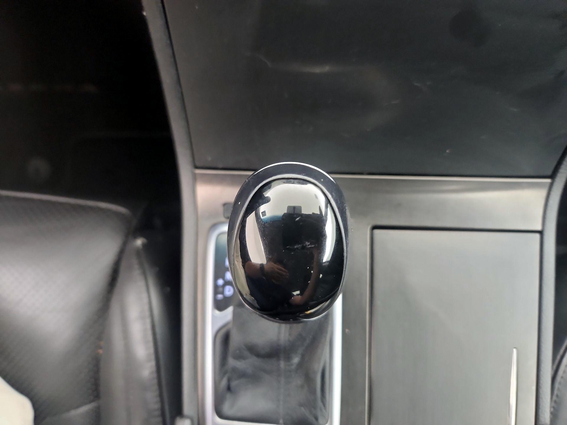 Thumbnail: 2016 Hyundai Azera - 18