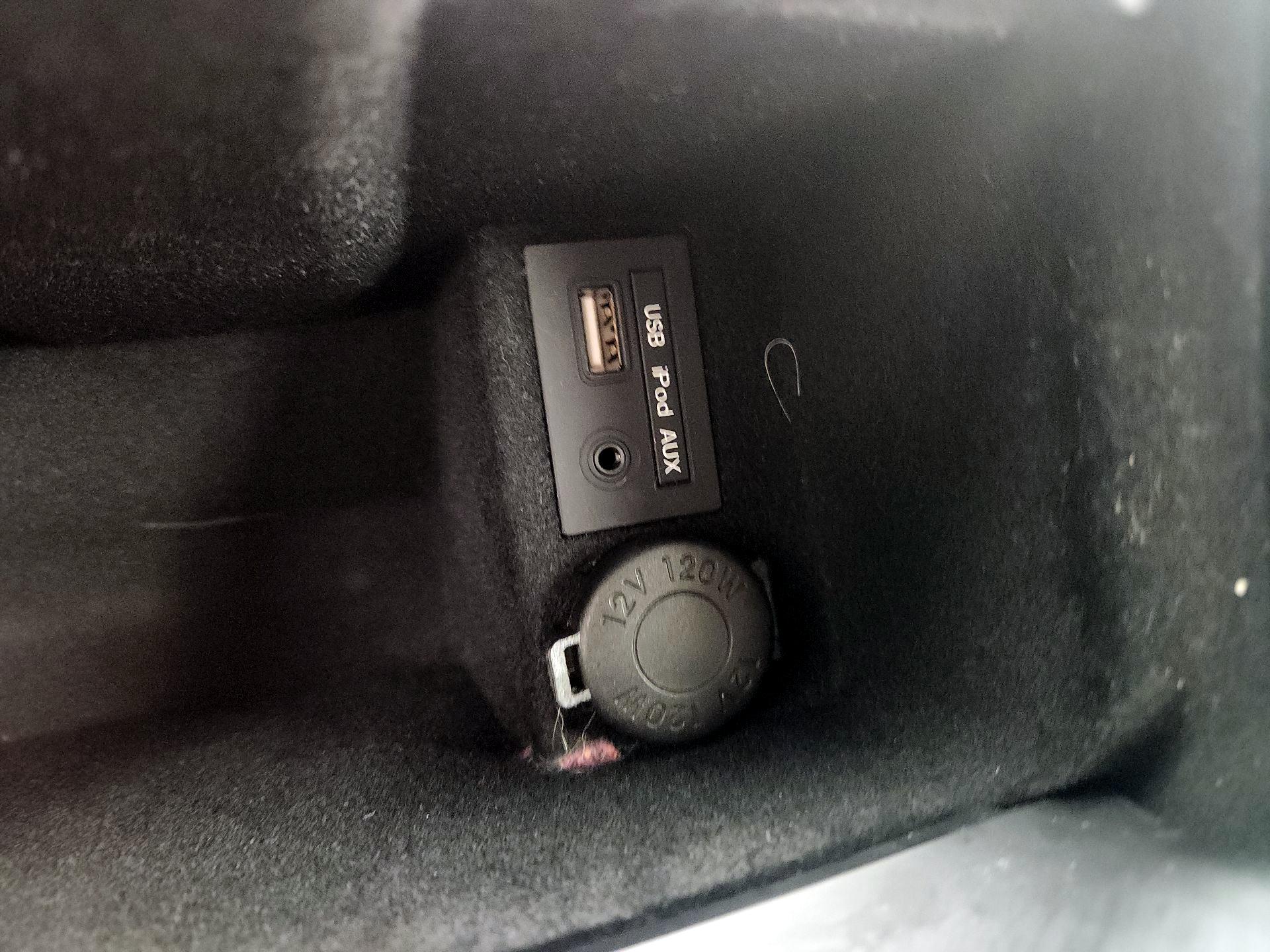 Thumbnail: 2016 Hyundai Azera - 19