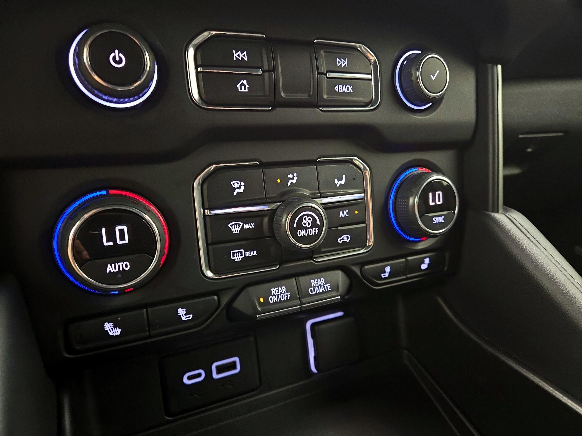 Thumbnail: 2022 Chevrolet Tahoe - 15