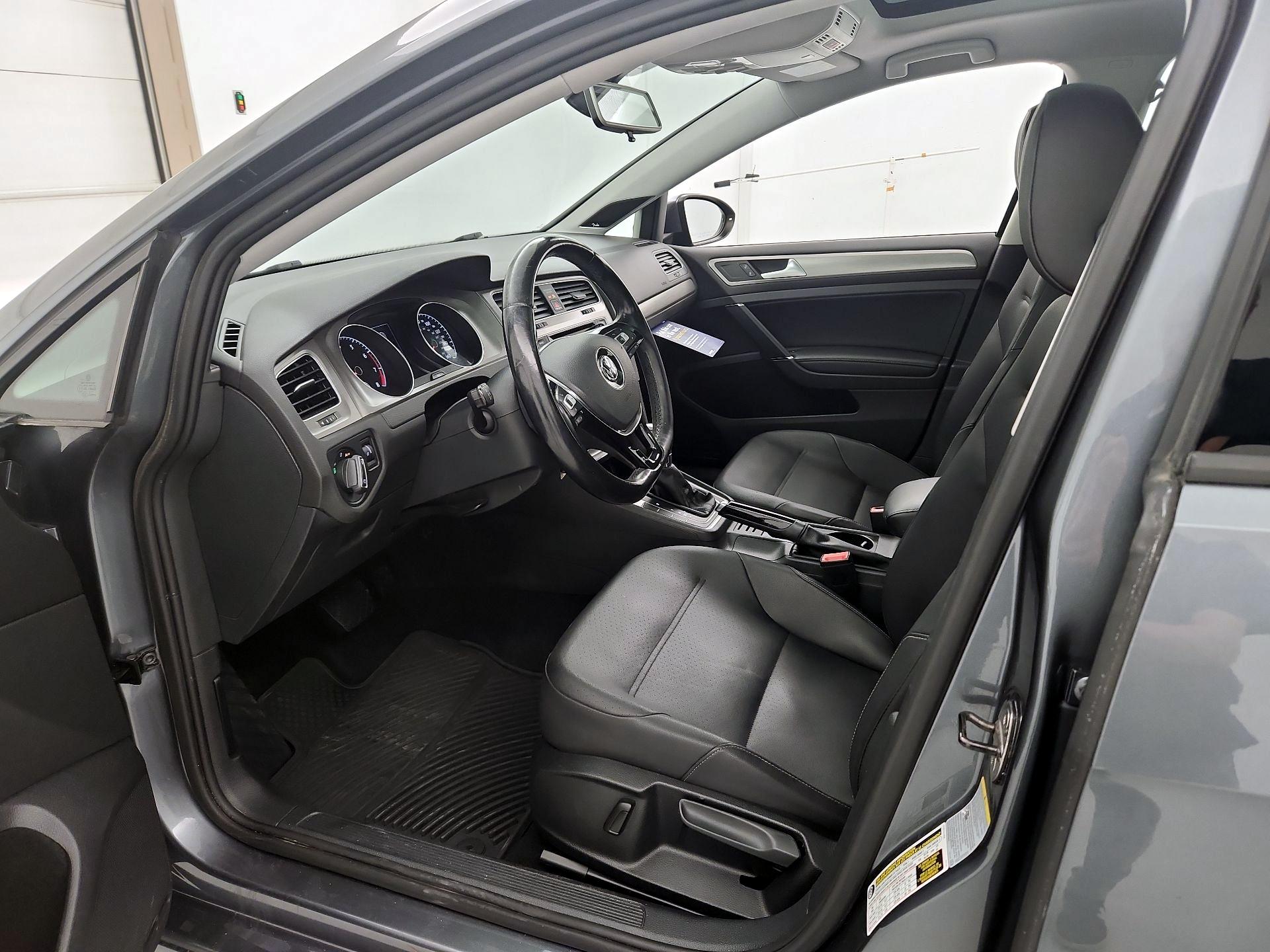 Thumbnail: 2015 Volkswagen Golf - 11