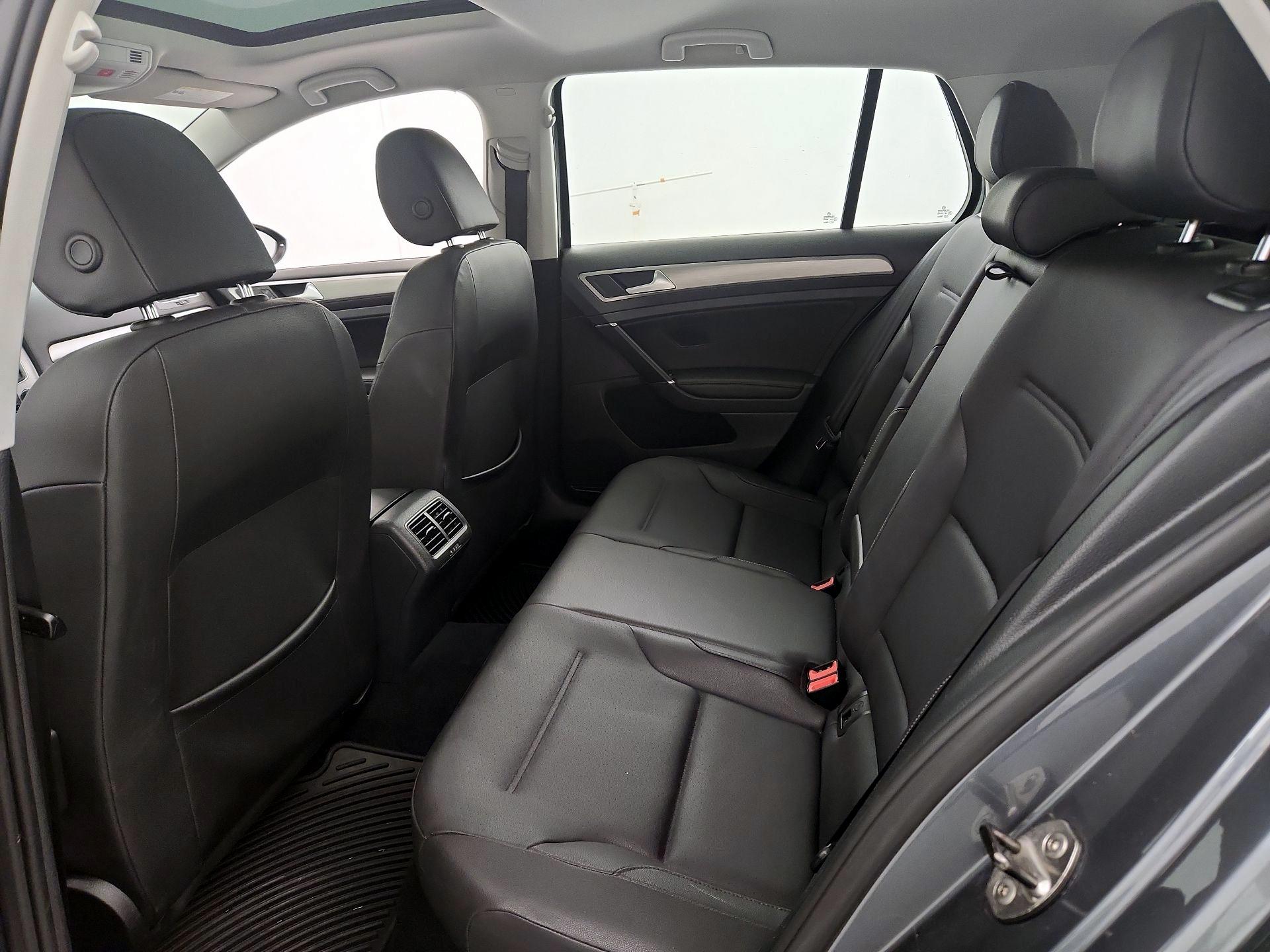 Thumbnail: 2015 Volkswagen Golf - 20