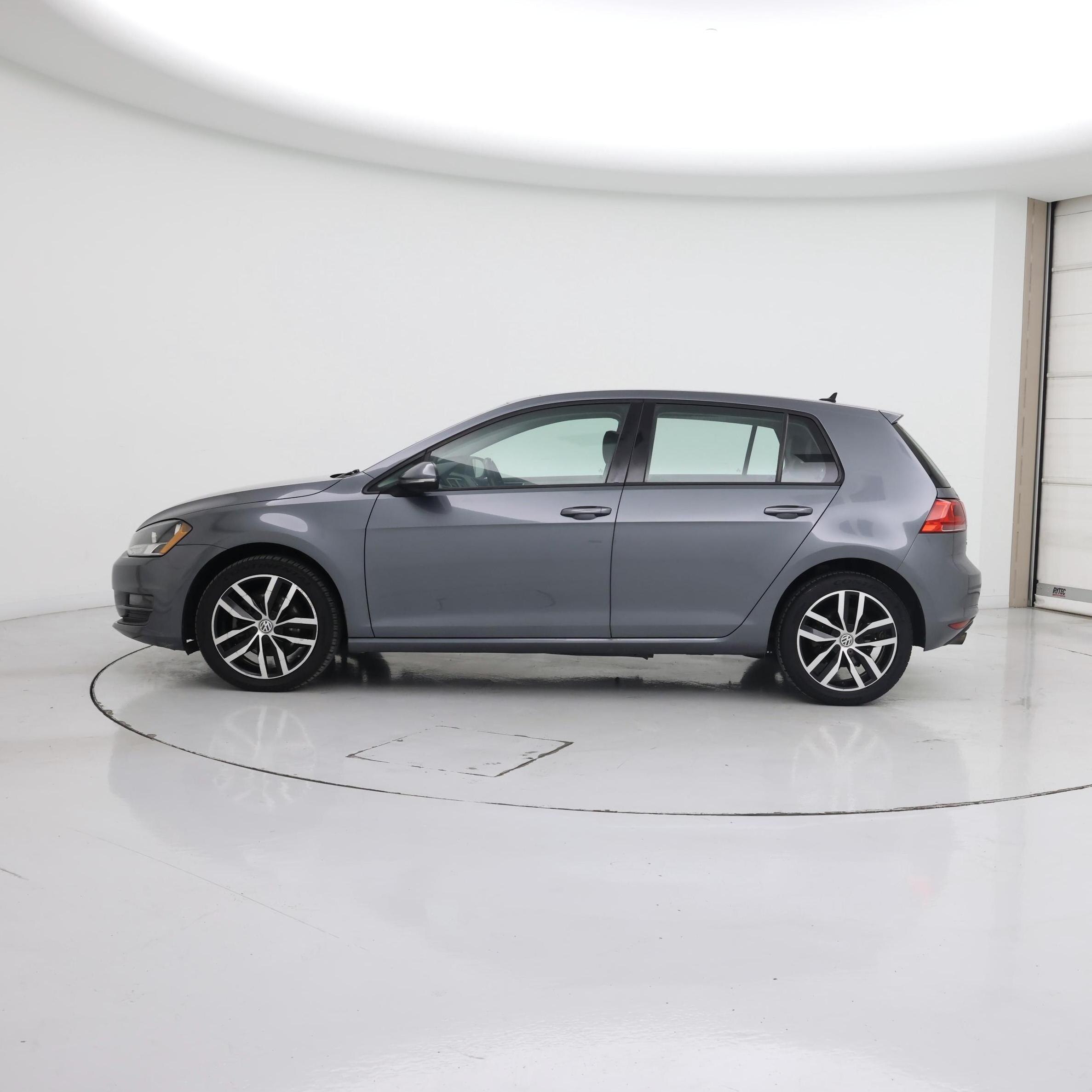 Thumbnail: 2015 Volkswagen Golf - 3