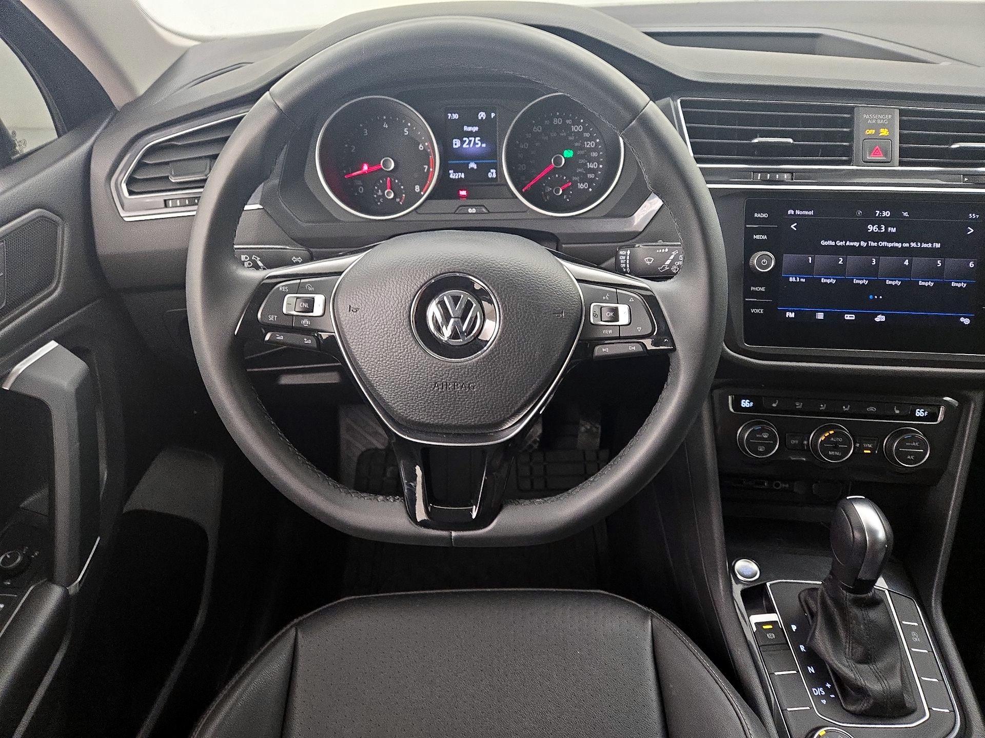 Thumbnail: 2020 Volkswagen Tiguan - 10