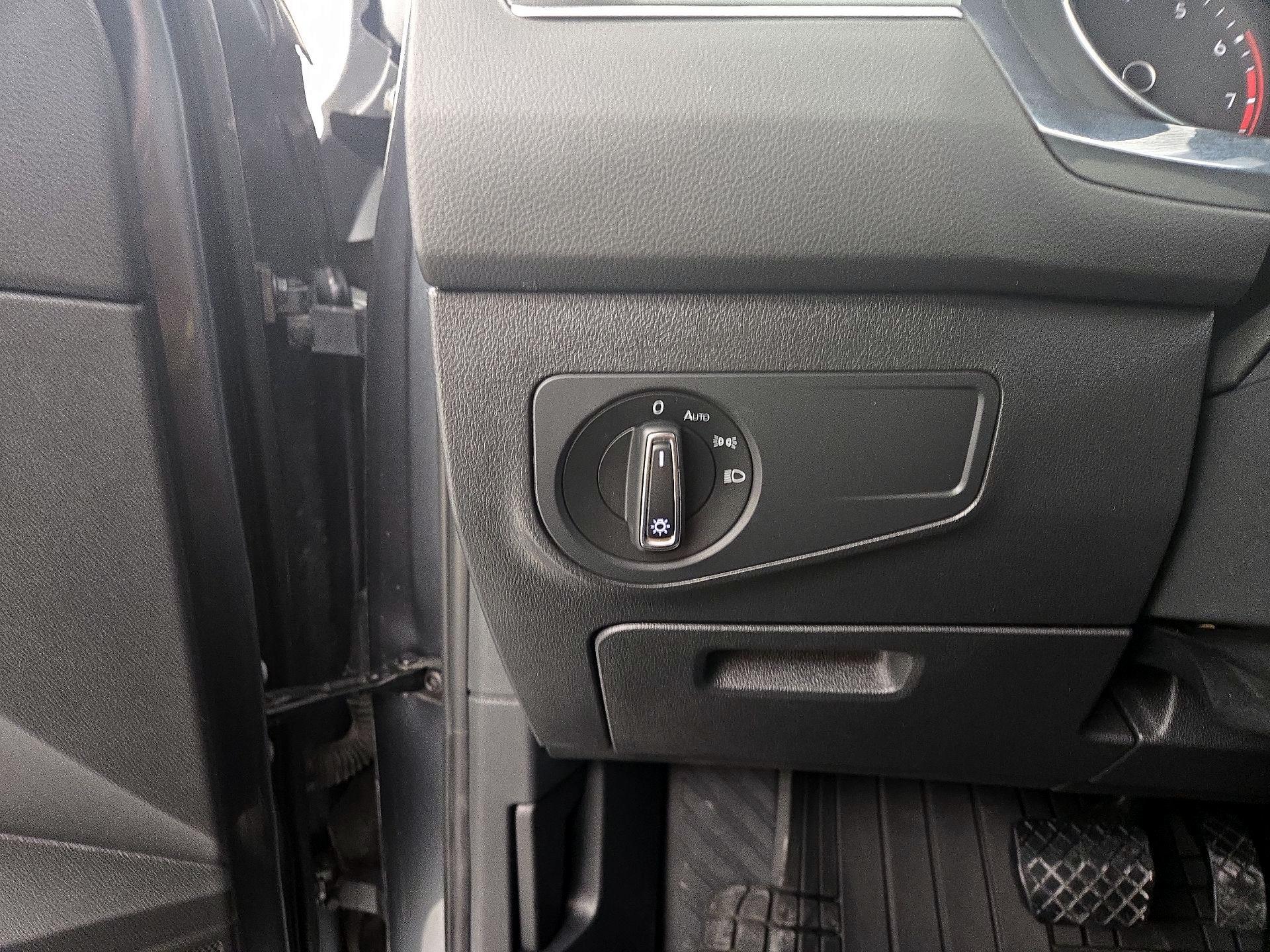 Thumbnail: 2020 Volkswagen Tiguan - 13