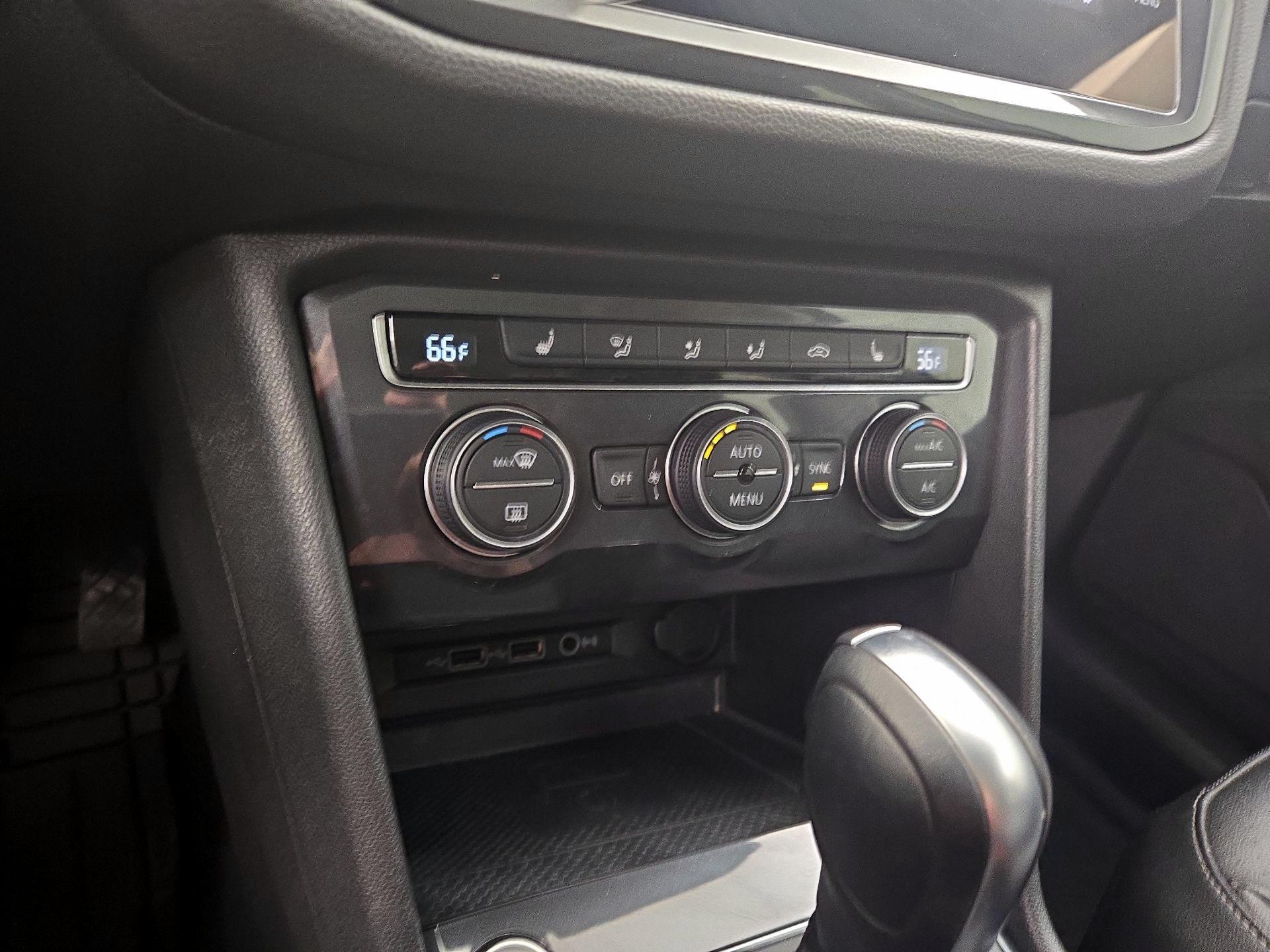 Thumbnail: 2020 Volkswagen Tiguan - 16