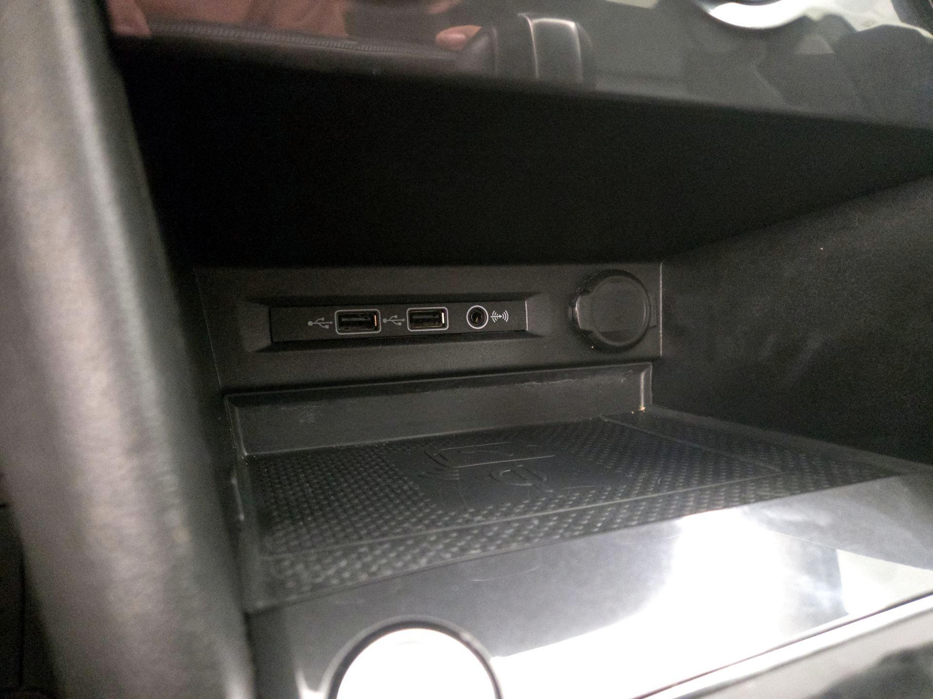 Thumbnail: 2020 Volkswagen Tiguan - 18