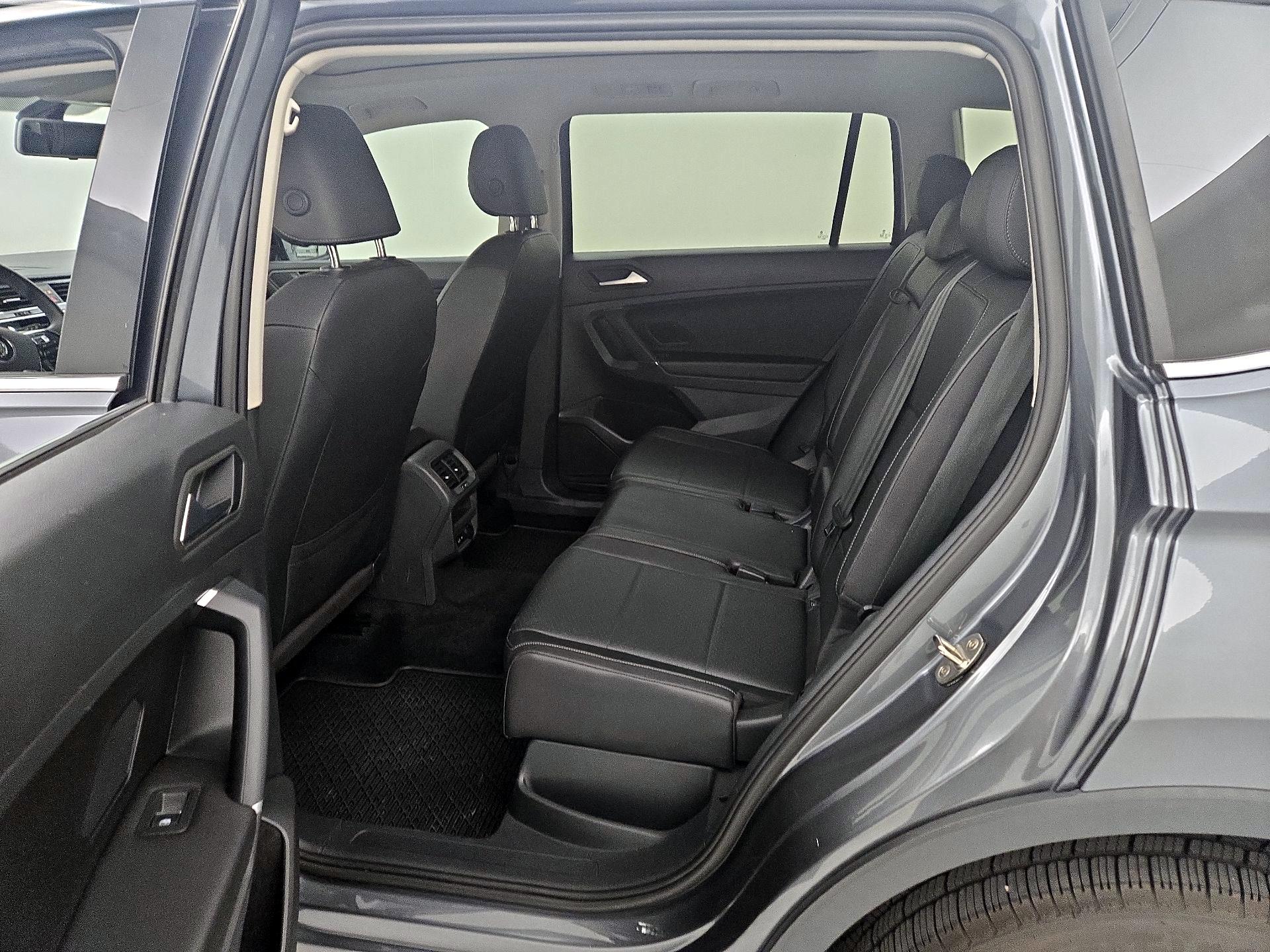 Thumbnail: 2020 Volkswagen Tiguan - 20