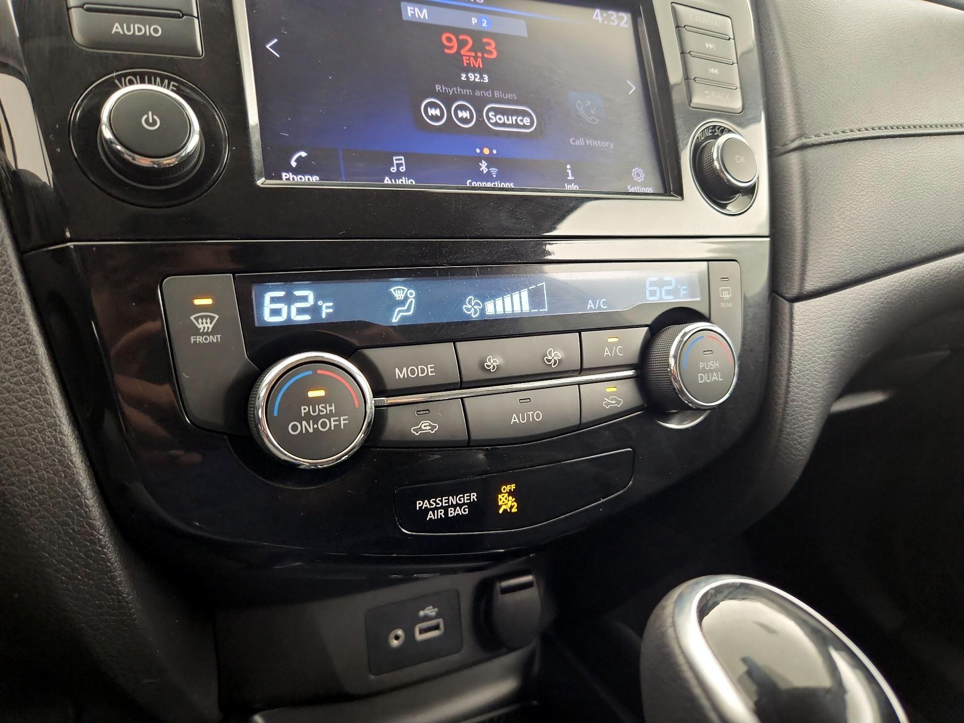 Thumbnail: 2019 Nissan Rogue - 16