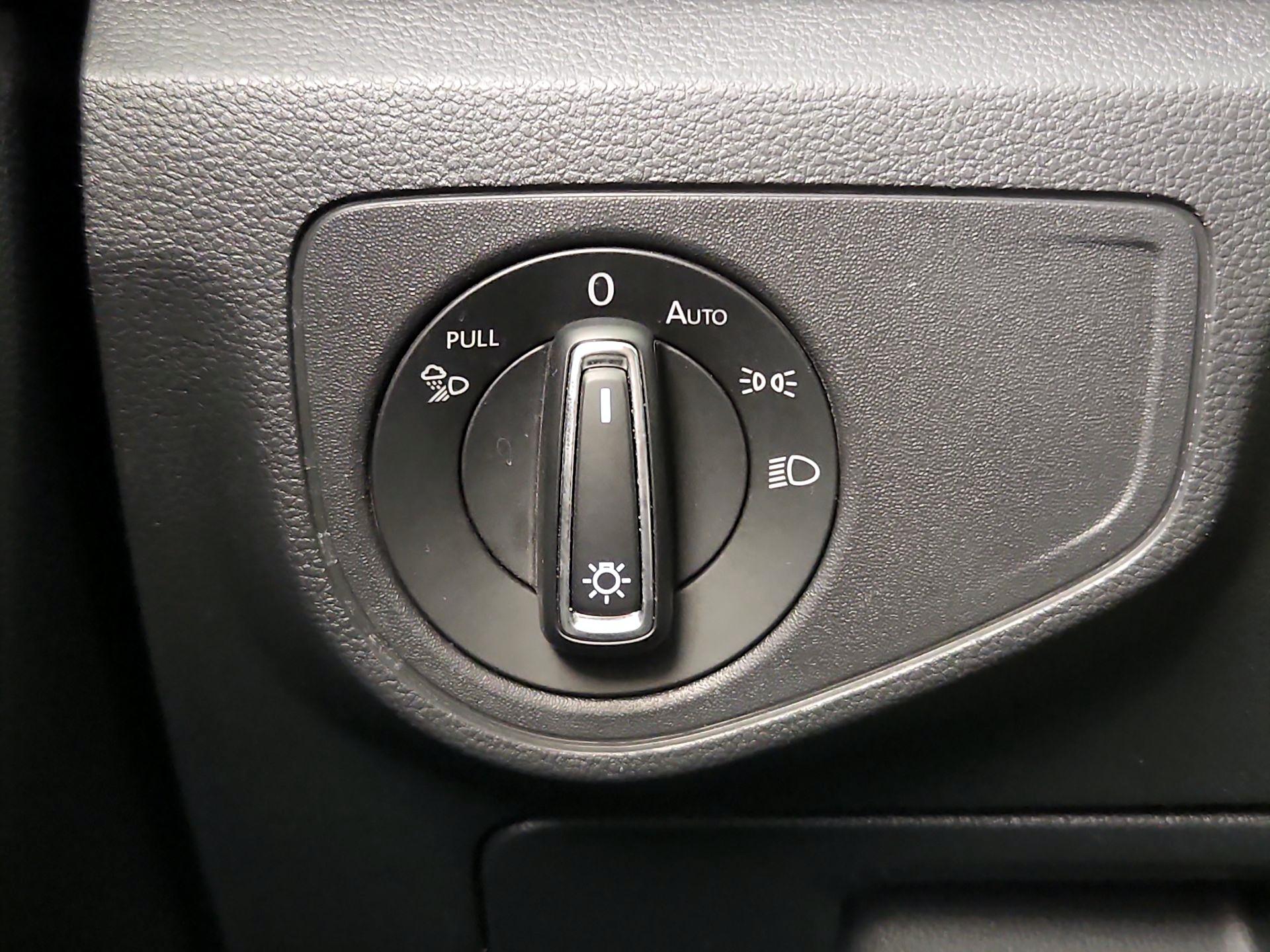 Thumbnail: 2022 Volkswagen Atlas - 13