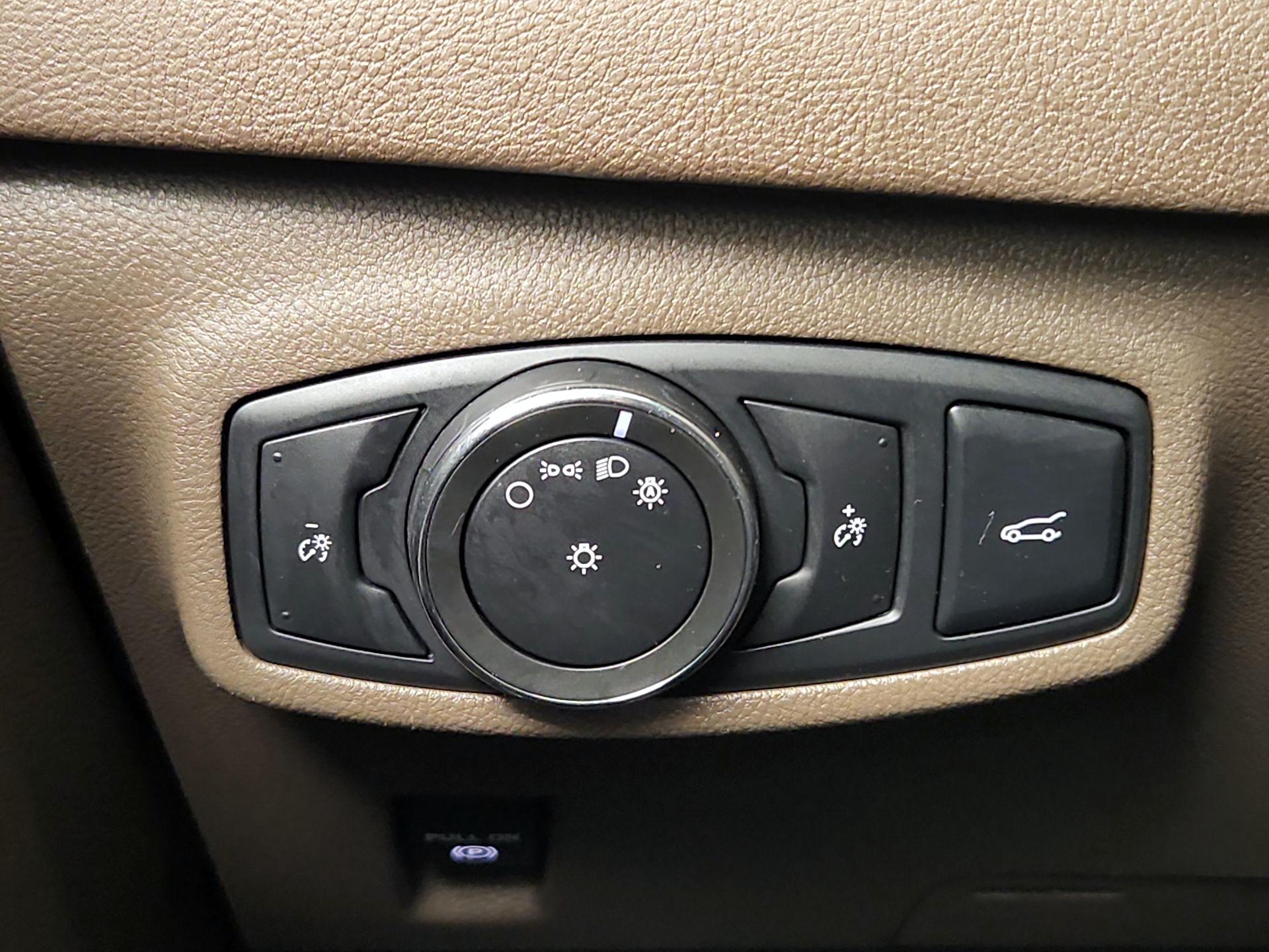 Thumbnail: 2017 Lincoln MKC - 13