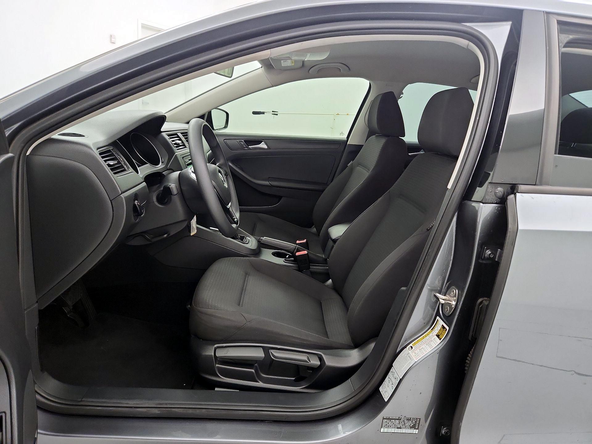 Thumbnail: 2015 Volkswagen Jetta - 11