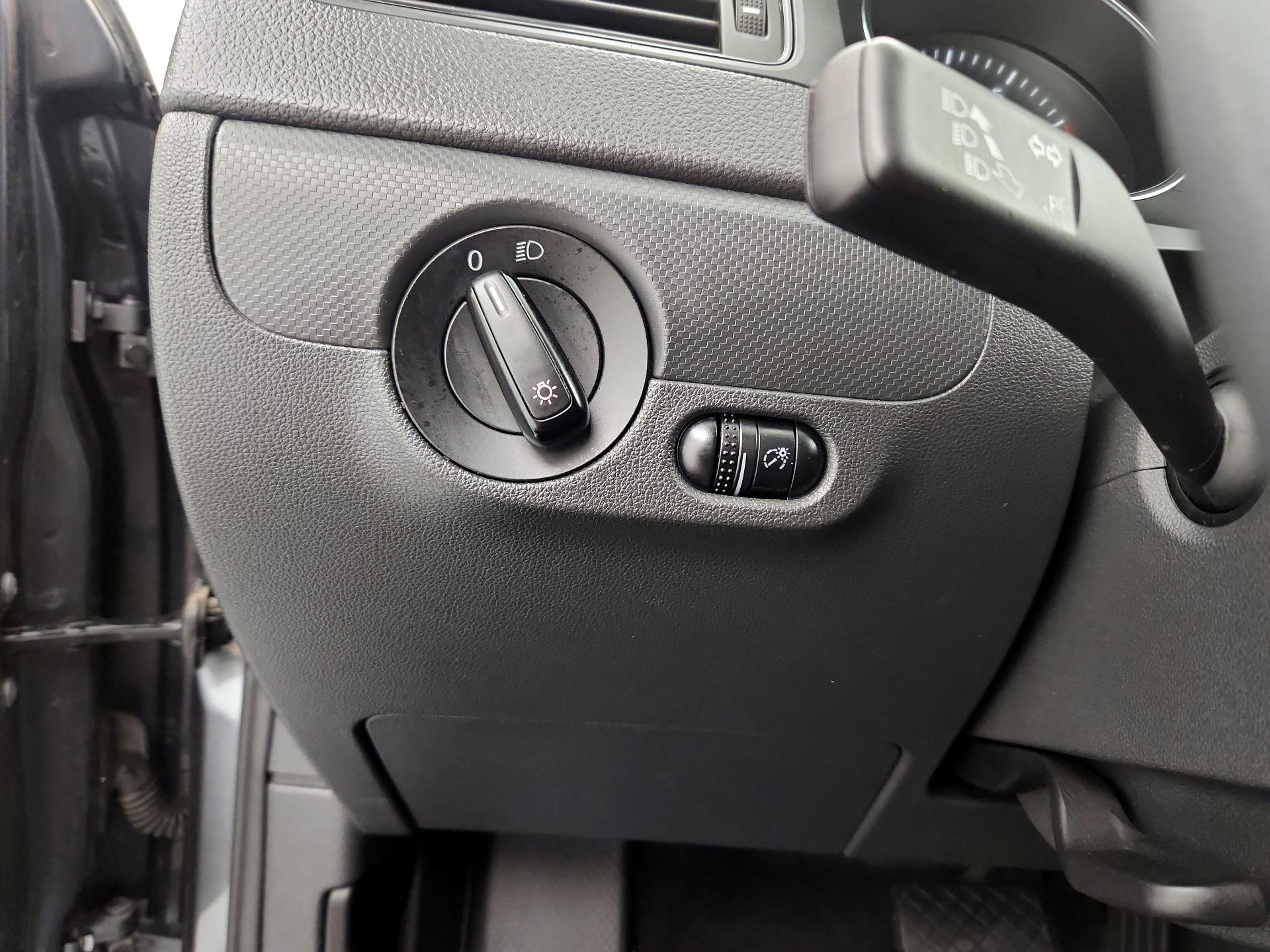 Thumbnail: 2015 Volkswagen Jetta - 13