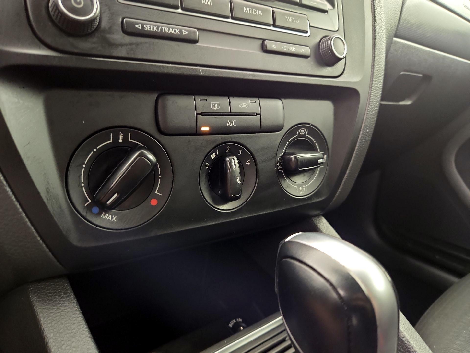 Thumbnail: 2015 Volkswagen Jetta - 15