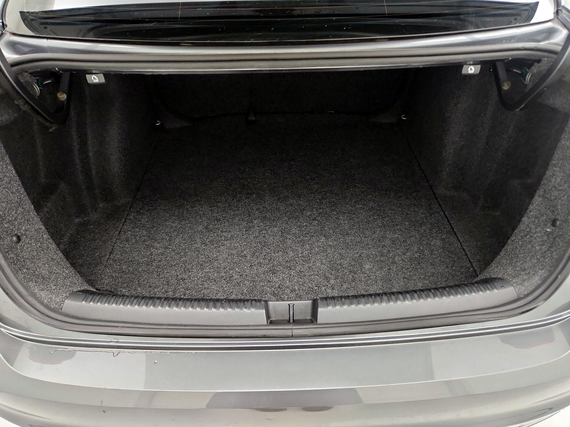 Thumbnail: 2015 Volkswagen Jetta - 19