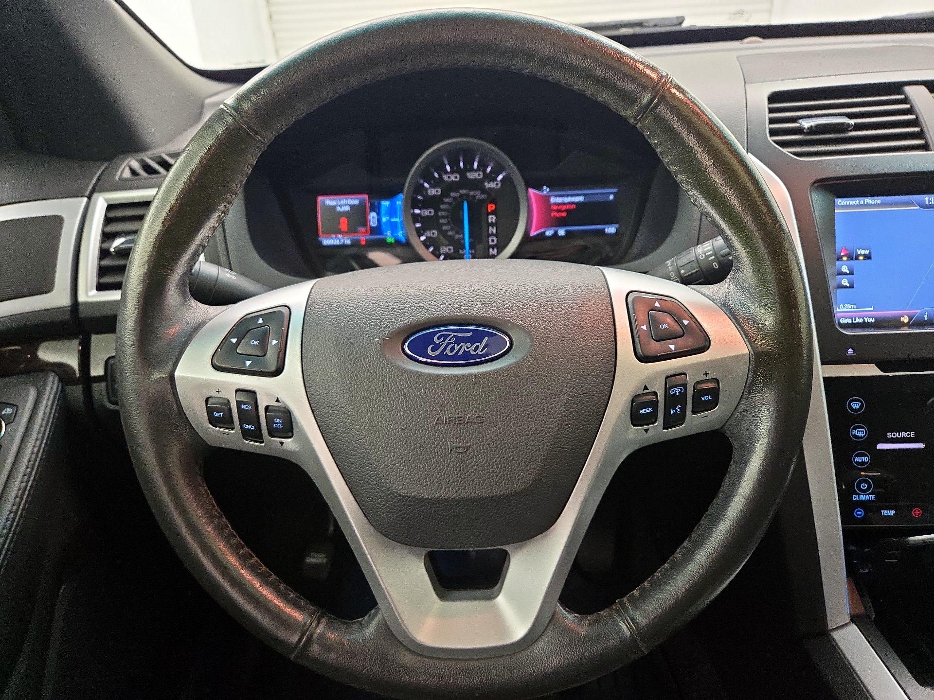 Thumbnail: 2015 Ford Explorer - 10