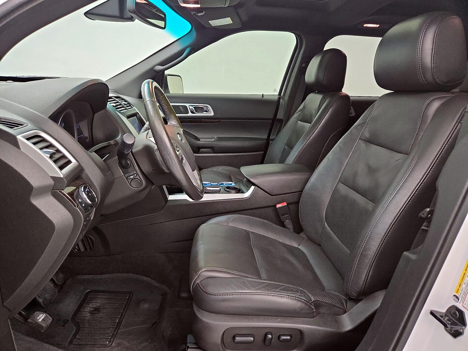 Thumbnail: 2015 Ford Explorer - 11