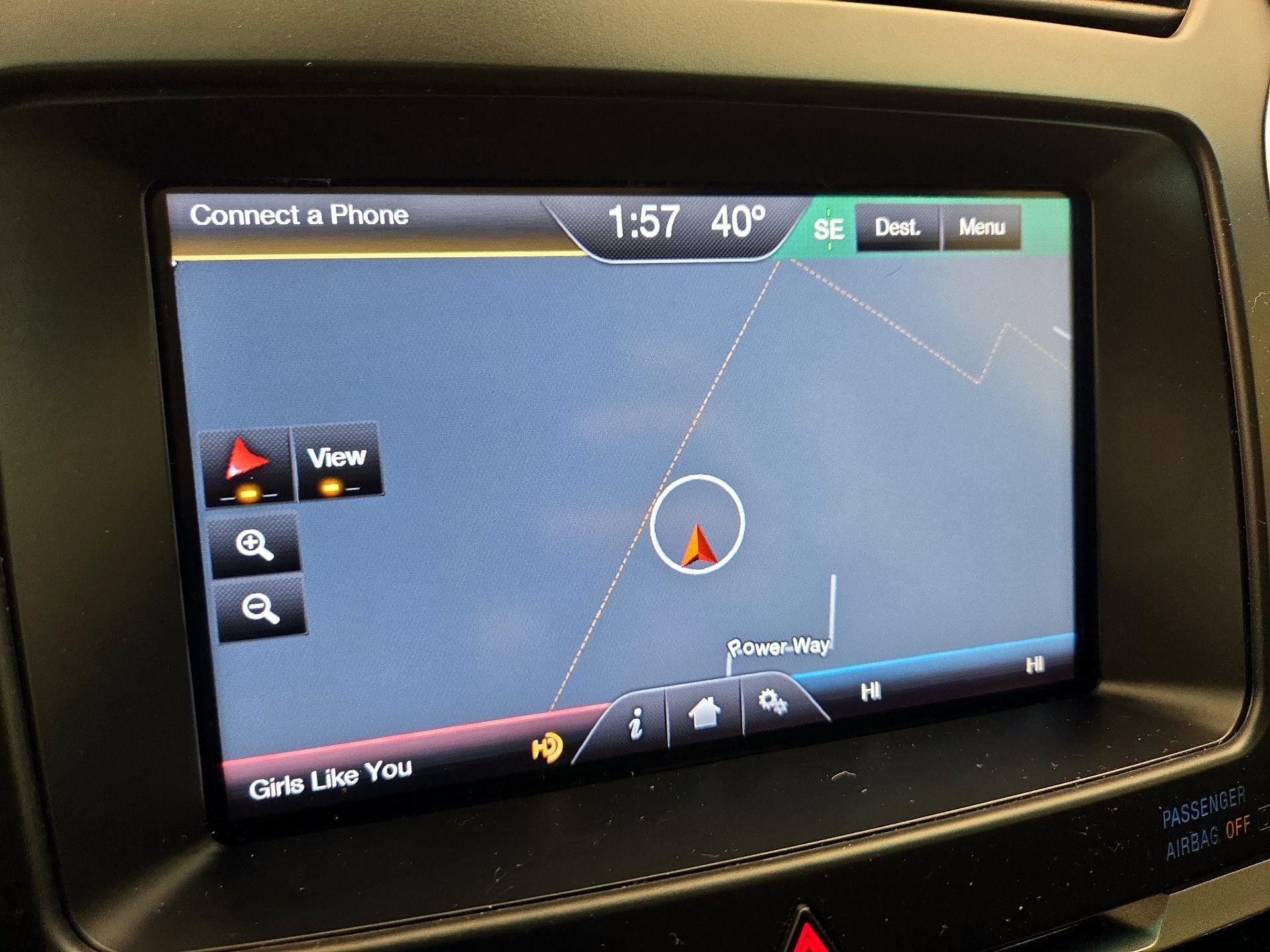 Thumbnail: 2015 Ford Explorer - 14