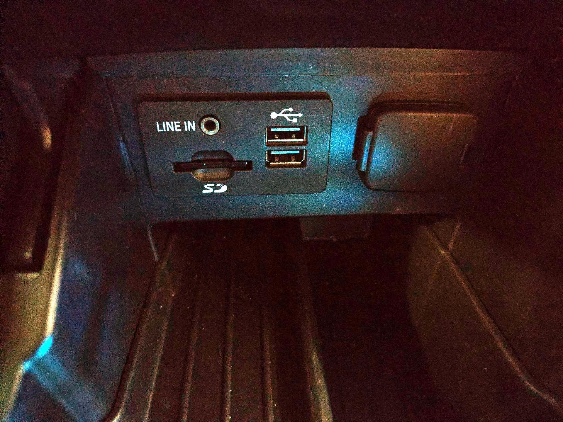 Thumbnail: 2015 Ford Explorer - 19