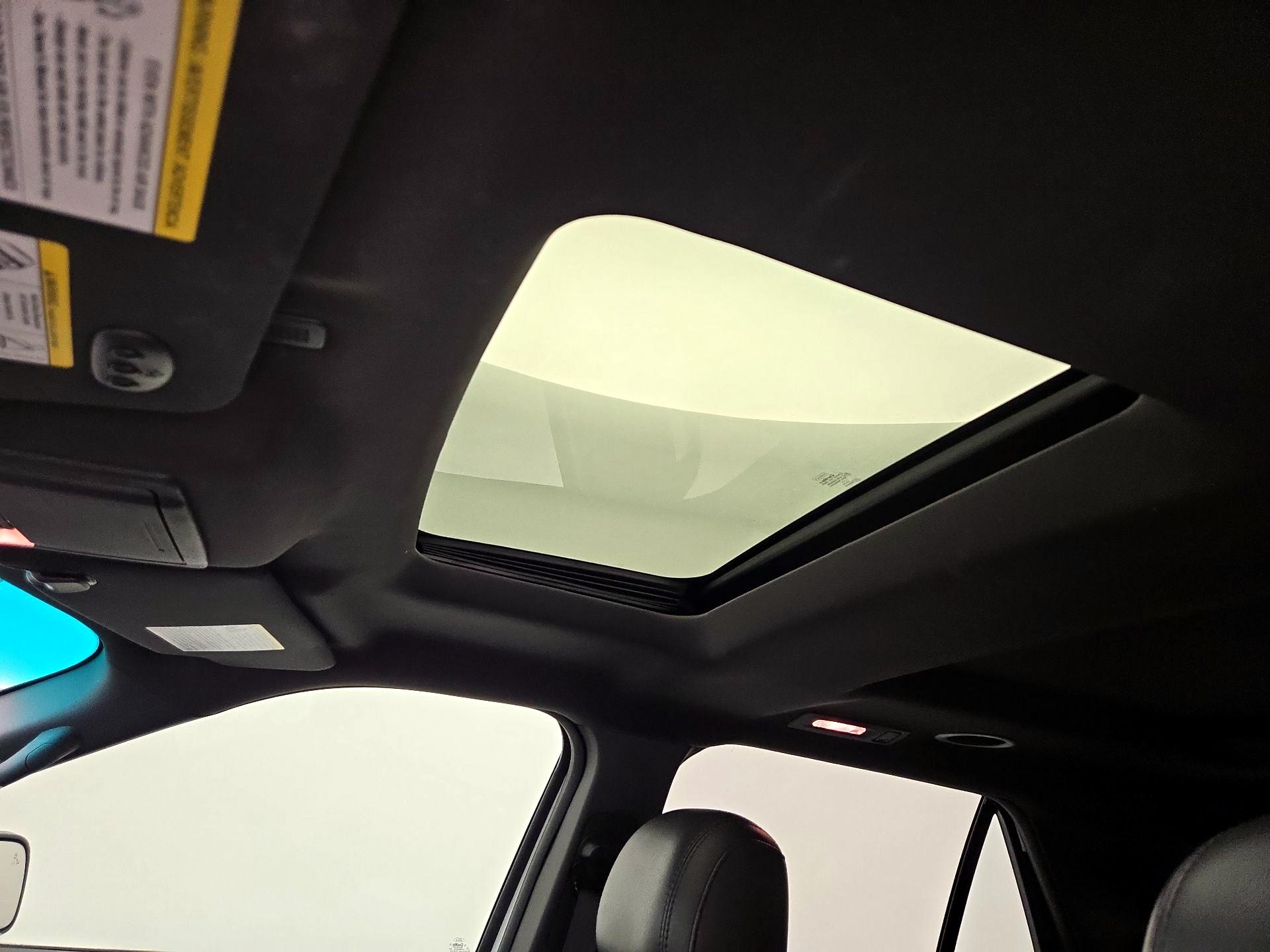 Thumbnail: 2015 Ford Explorer - 20