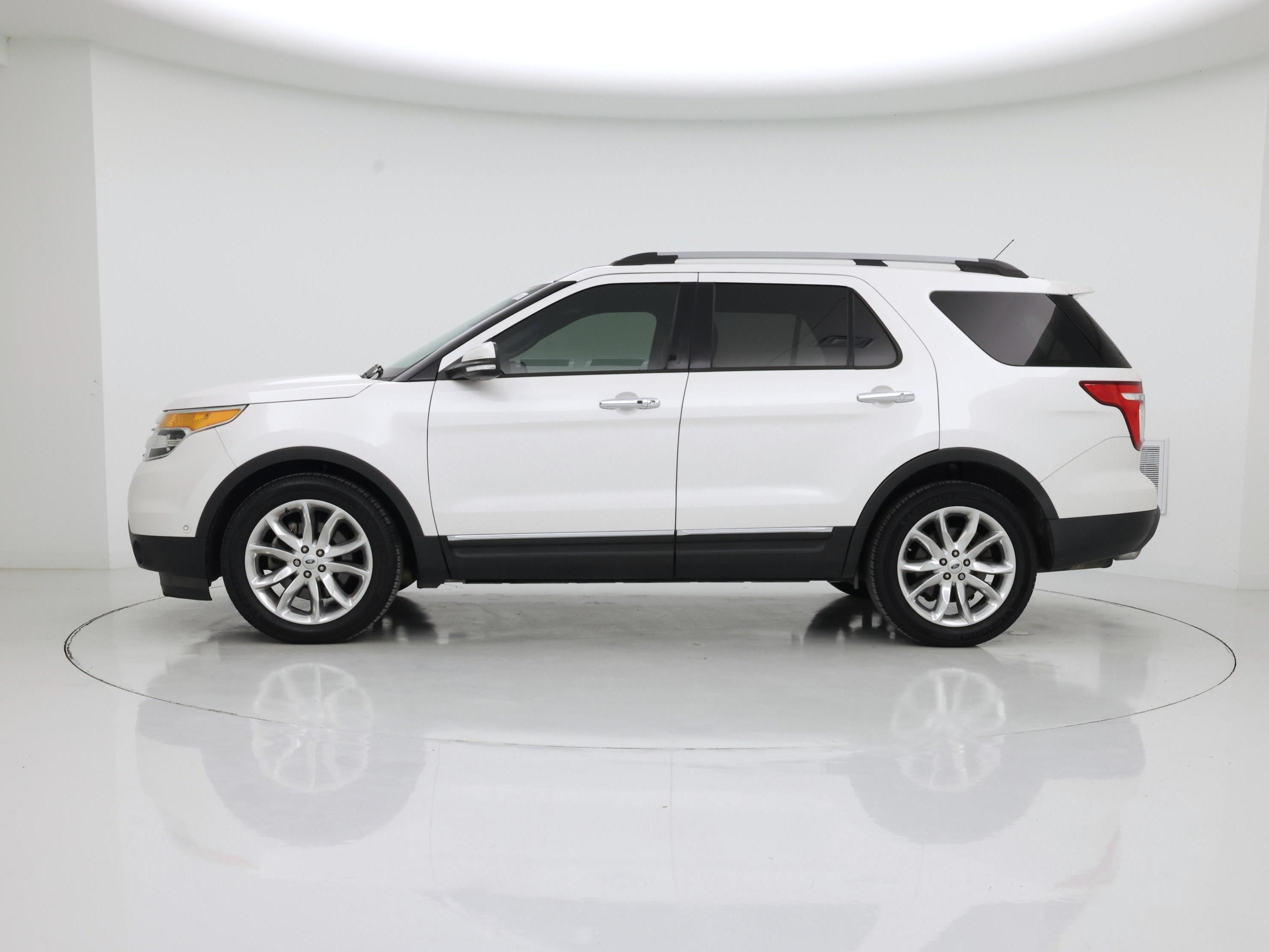 Thumbnail: 2015 Ford Explorer - 3