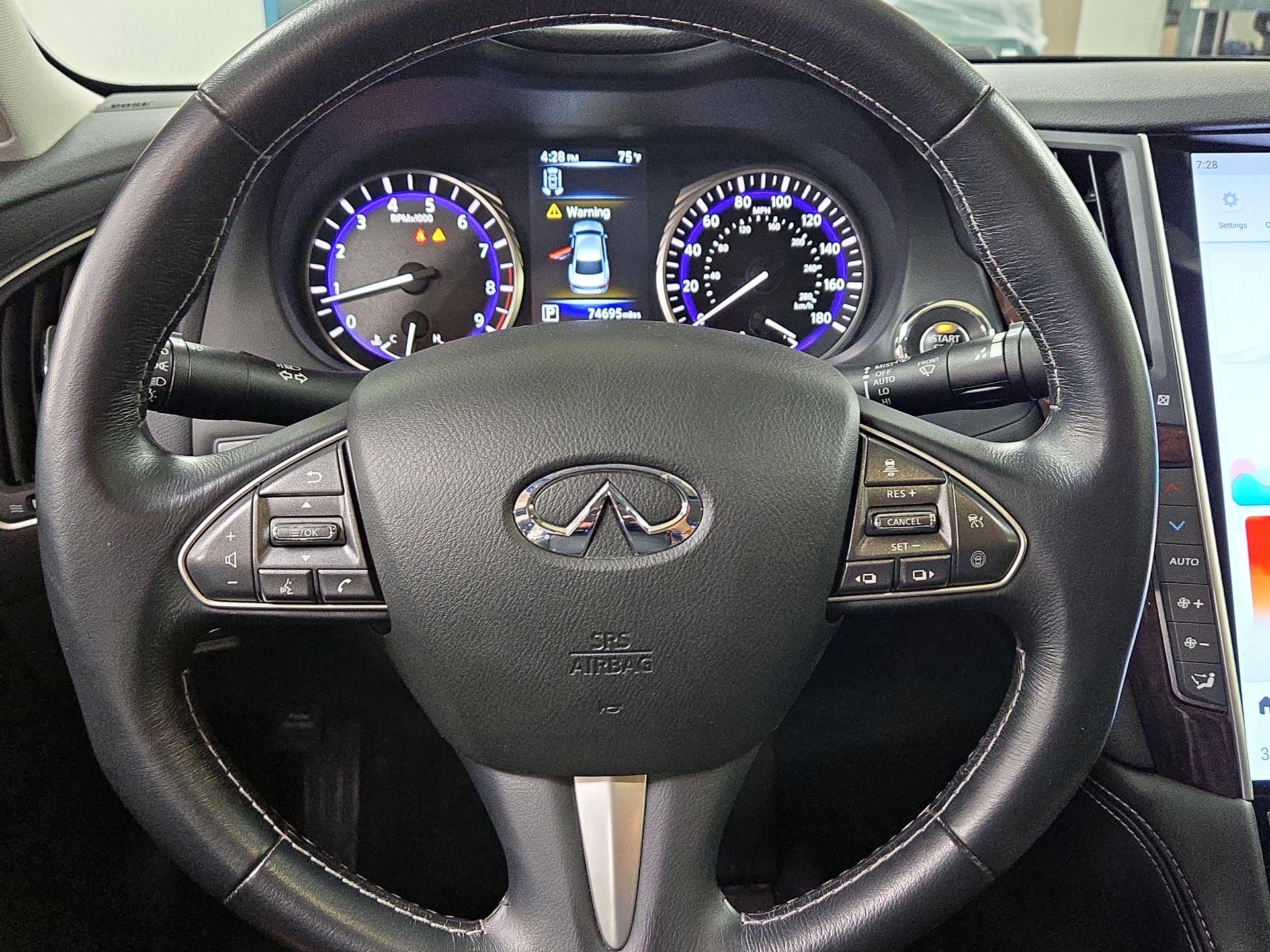 Thumbnail: 2014 INFINITI Q50 - 10