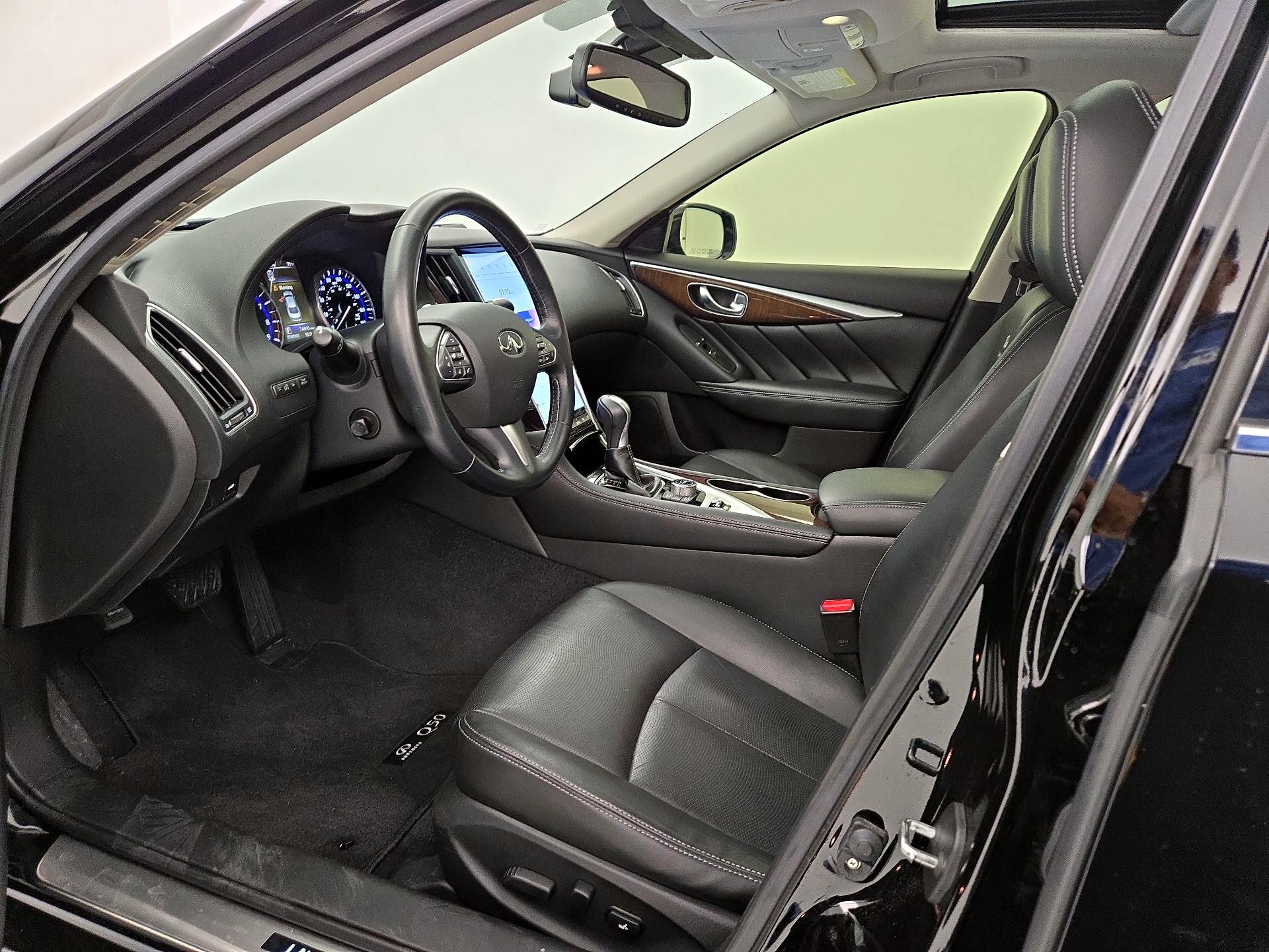 Thumbnail: 2014 INFINITI Q50 - 11