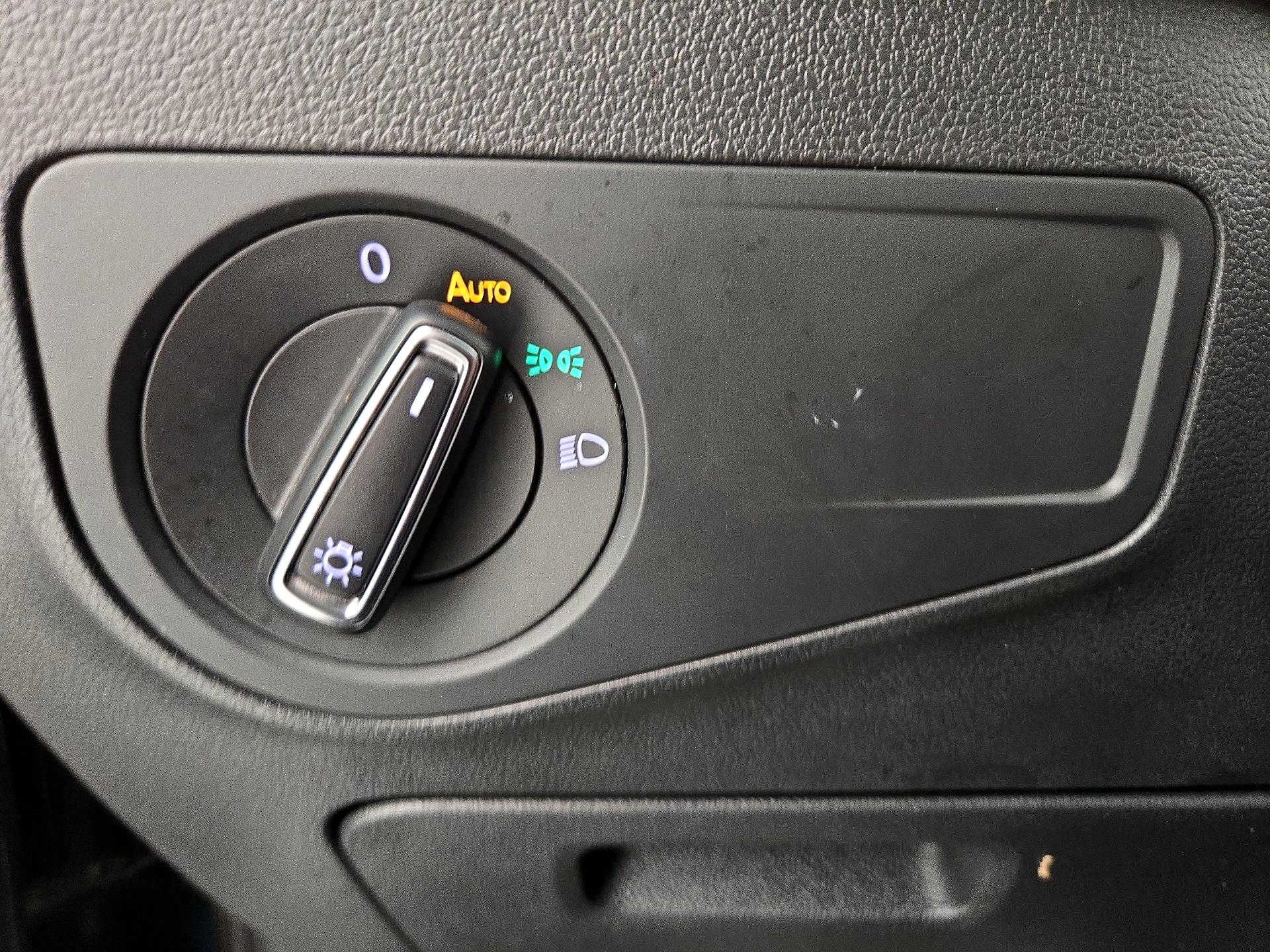 Thumbnail: 2019 Volkswagen Tiguan - 13