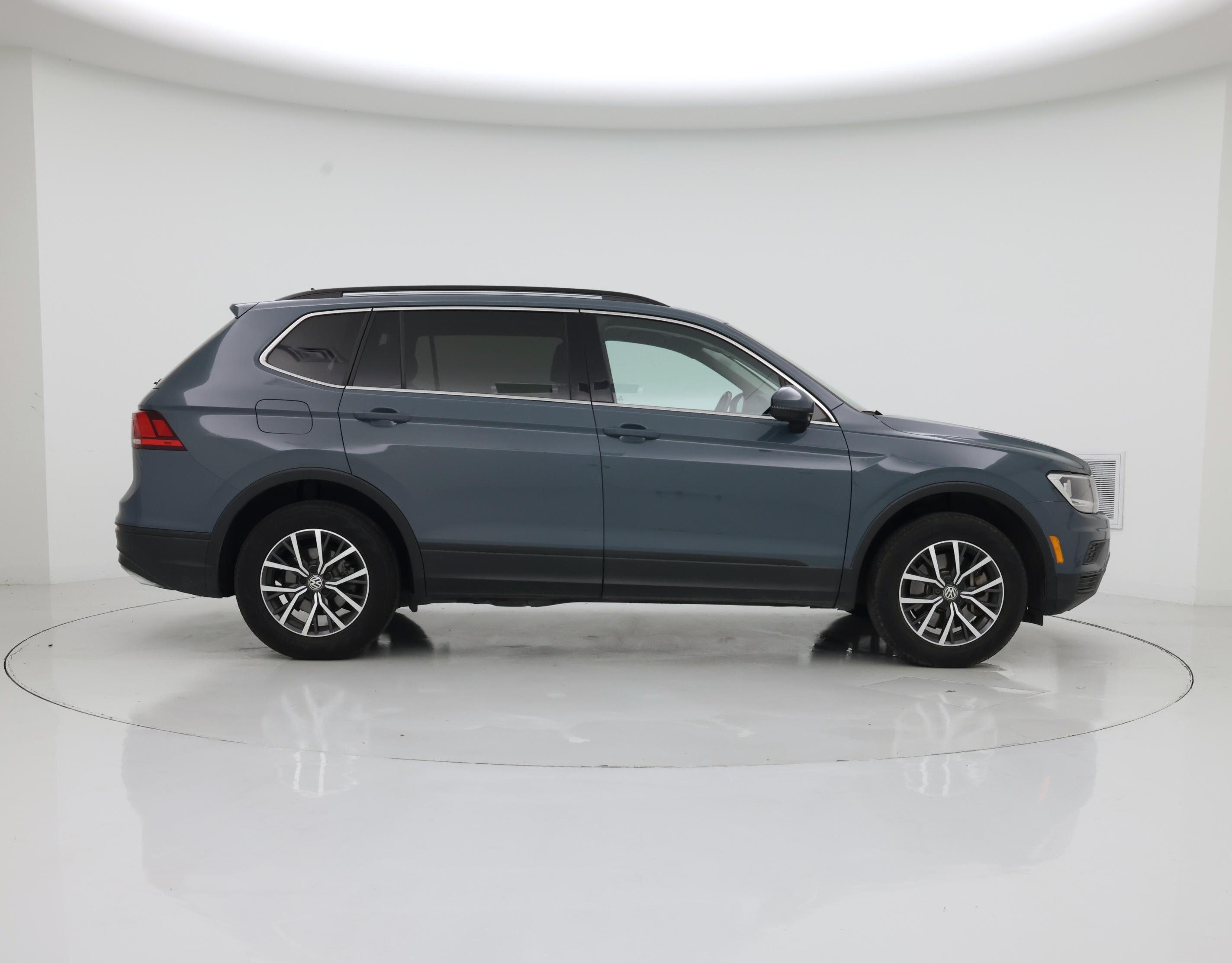 Thumbnail: 2019 Volkswagen Tiguan - 7