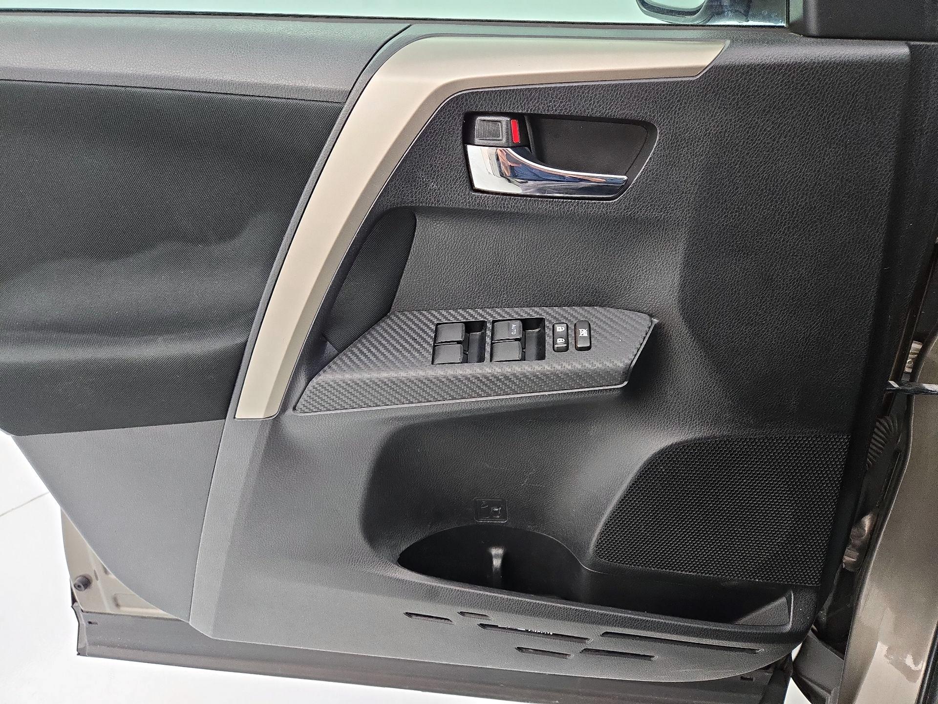 Thumbnail: 2014 Toyota RAV4 - 12