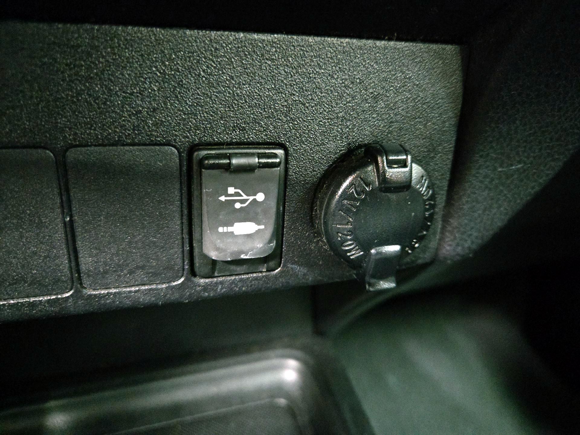 Thumbnail: 2014 Toyota RAV4 - 18